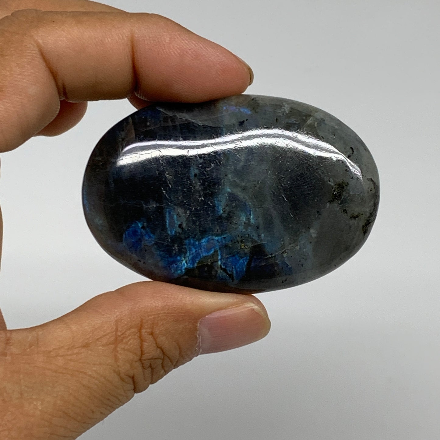 174.7g, 2.2"-2.3", 3pcs, Labradorite Palm-stone Polished Gemstone, B35554