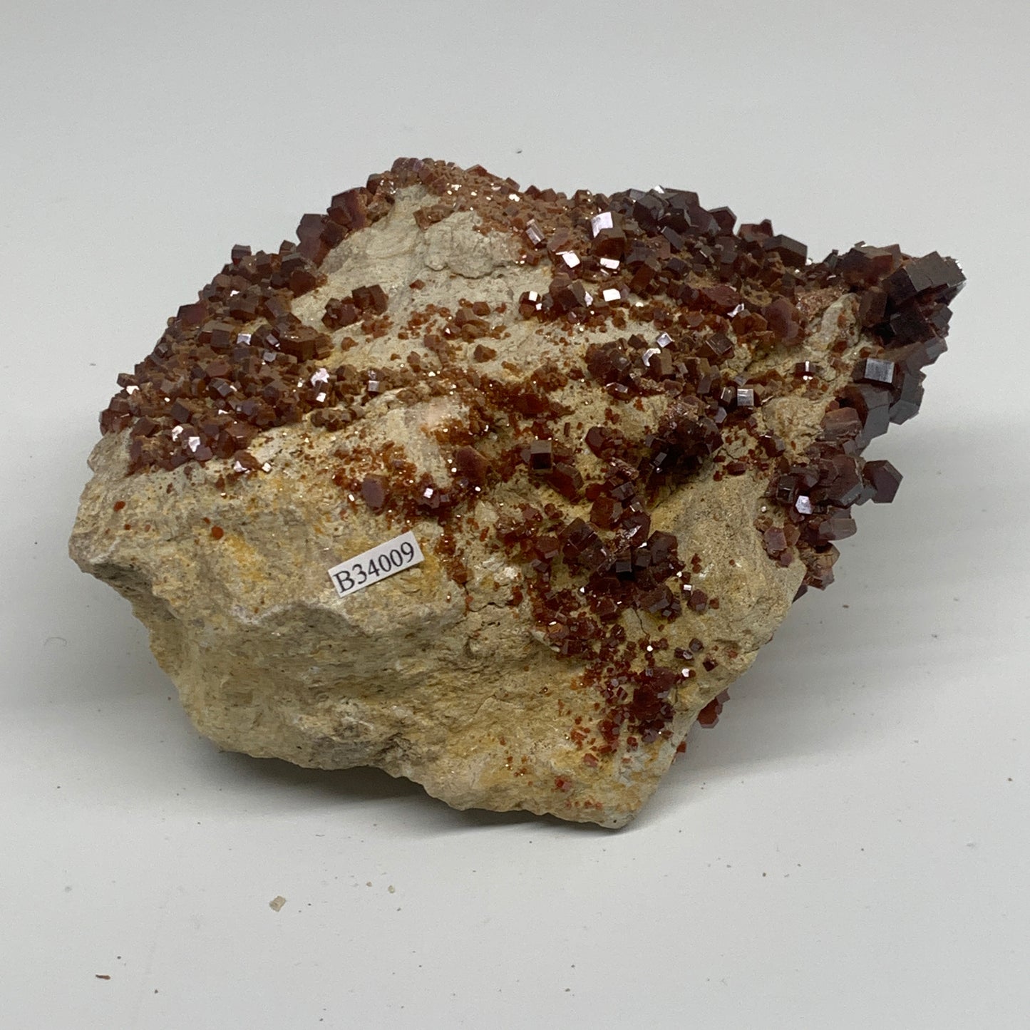 4.19 lbs, 4.6"x4.1"x2.9", Vanadinite Crystals Cluster Mineral Specimens, B34009