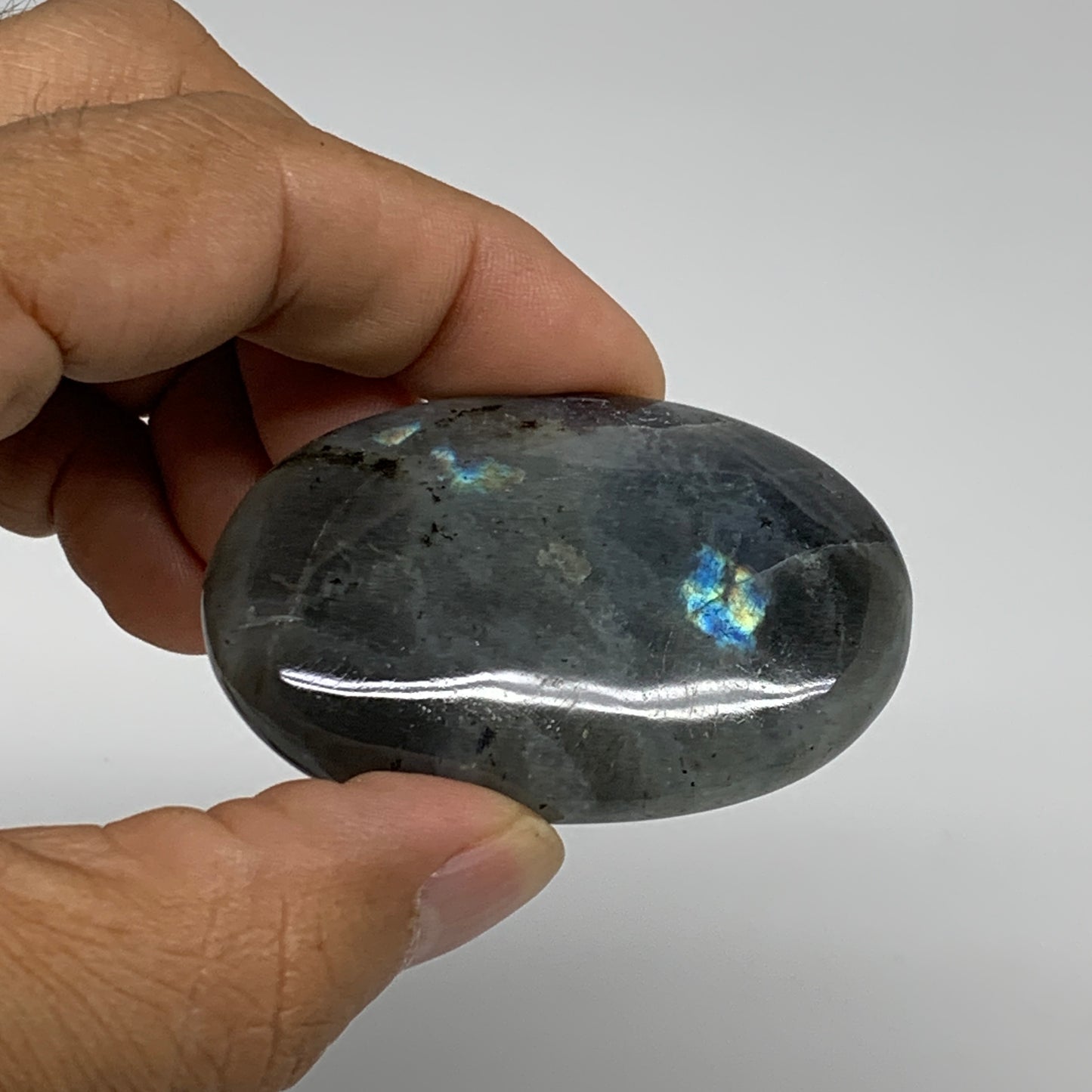 174.7g, 2.2"-2.3", 3pcs, Labradorite Palm-stone Polished Gemstone, B35554