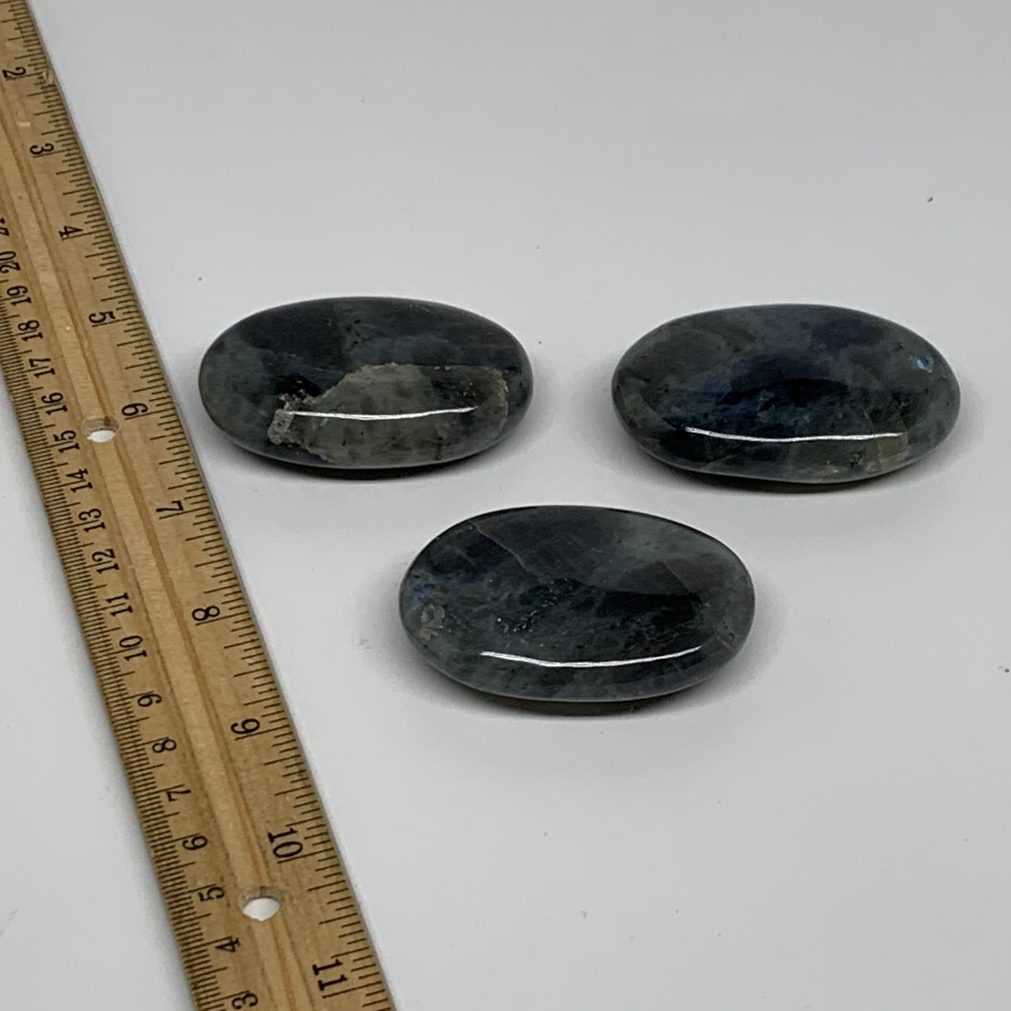 174.7g, 2.2"-2.3", 3pcs, Labradorite Palm-stone Polished Gemstone, B35554