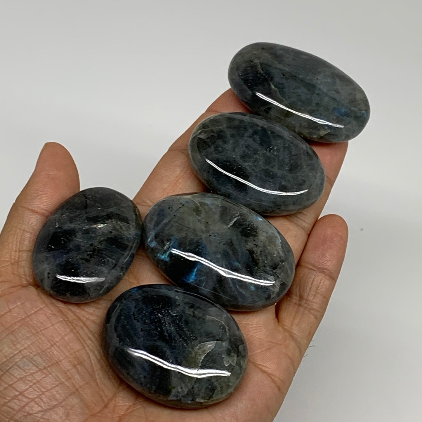 208.9g, 1.7"-2", 5pcs, Labradorite Palm-stone Tumbled Reiki, B35557