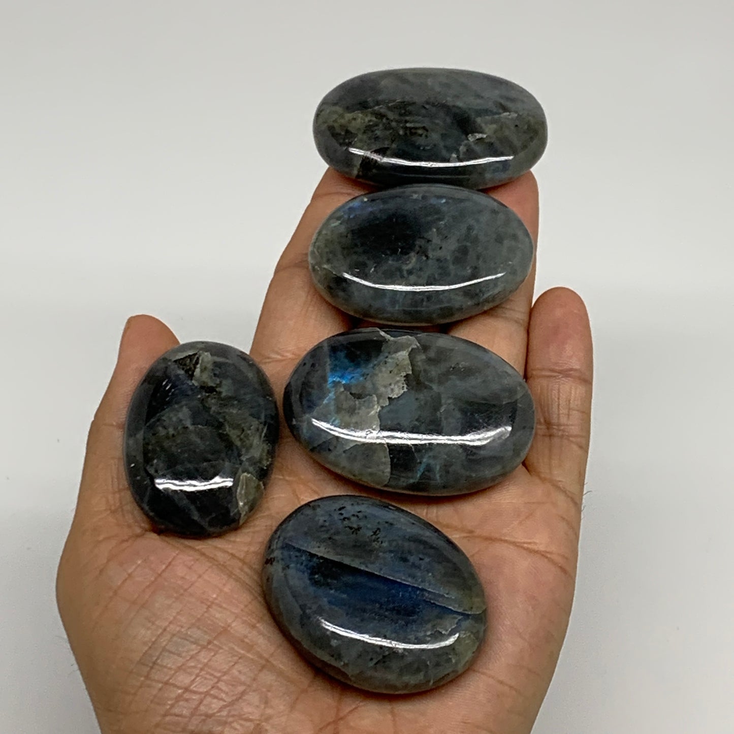 208.9g, 1.7"-2", 5pcs, Labradorite Palm-stone Tumbled Reiki, B35557