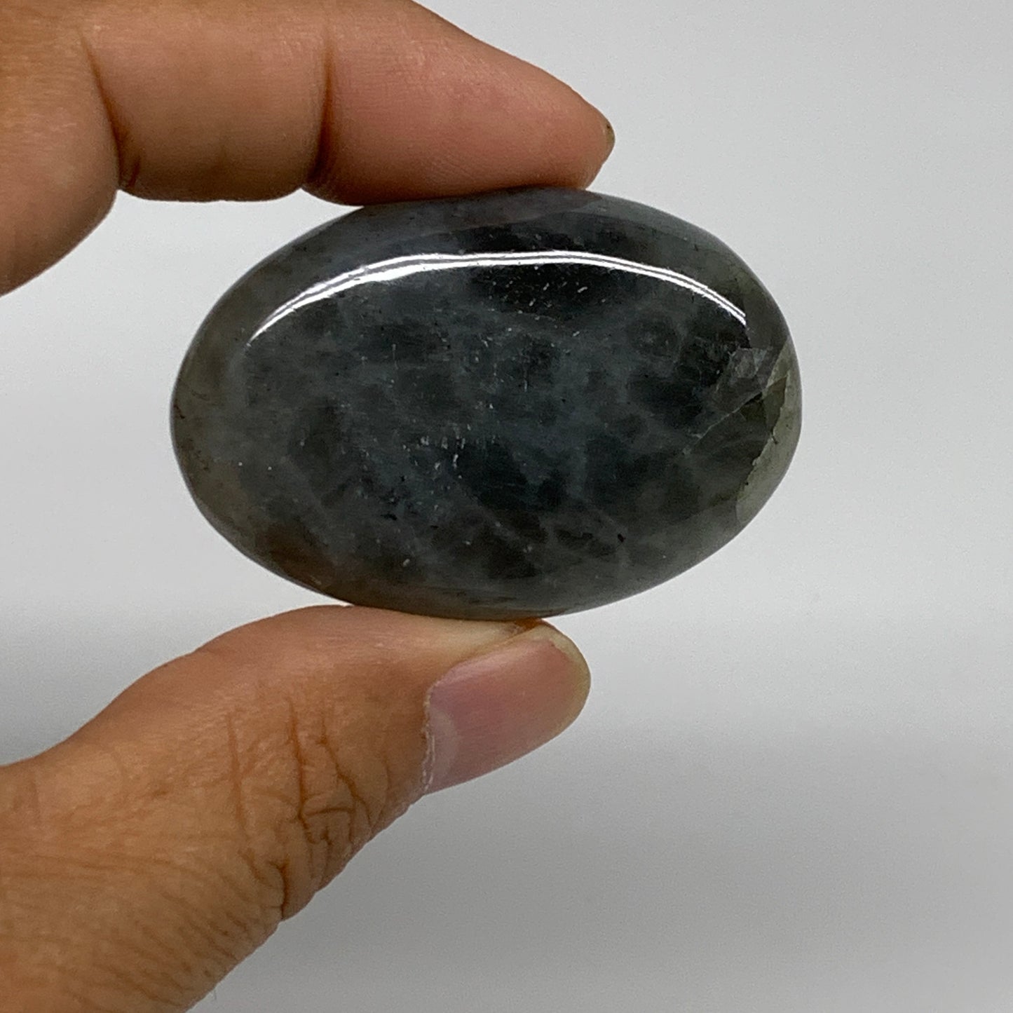 208.9g, 1.7"-2", 5pcs, Labradorite Palm-stone Tumbled Reiki, B35557