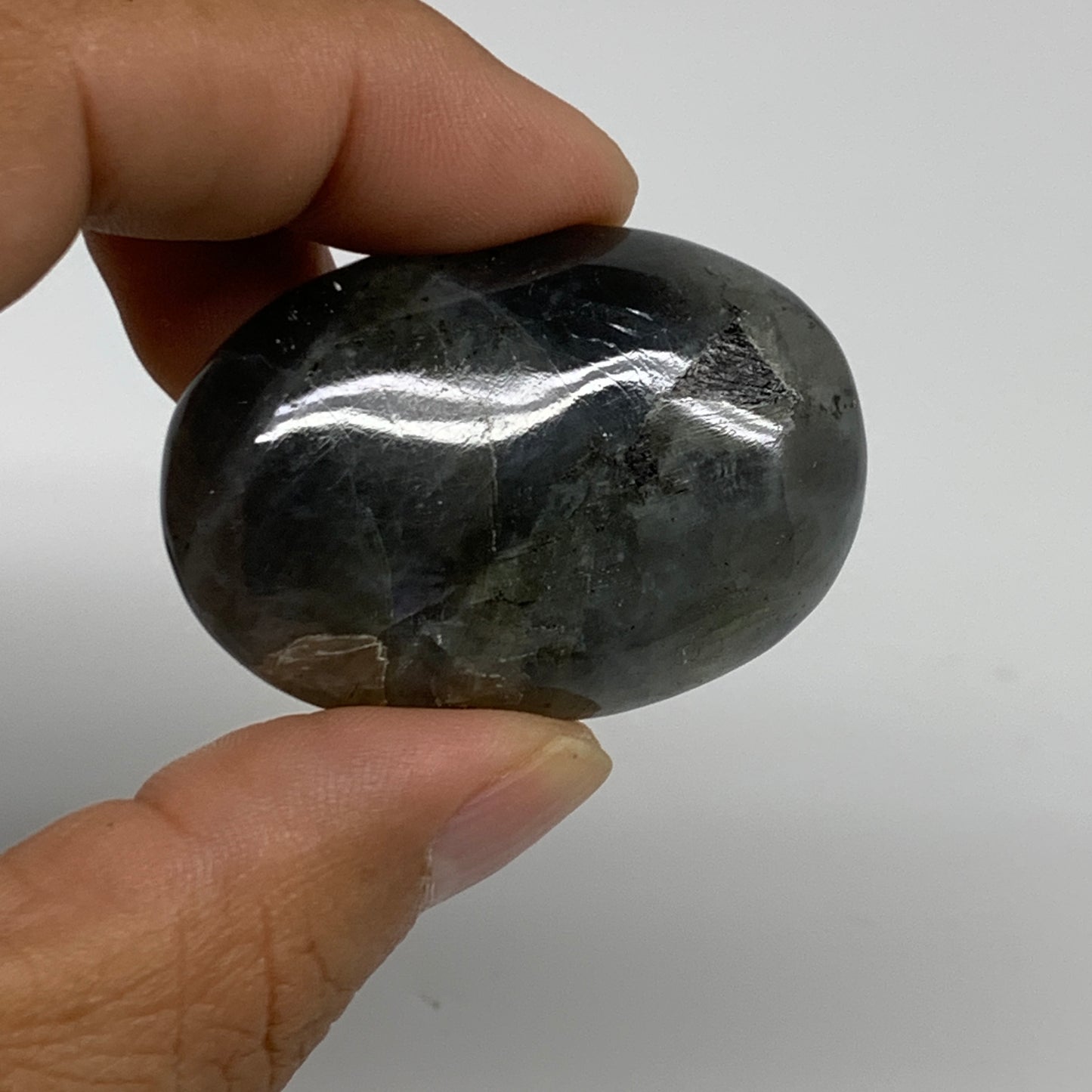 208.9g, 1.7"-2", 5pcs, Labradorite Palm-stone Tumbled Reiki, B35557