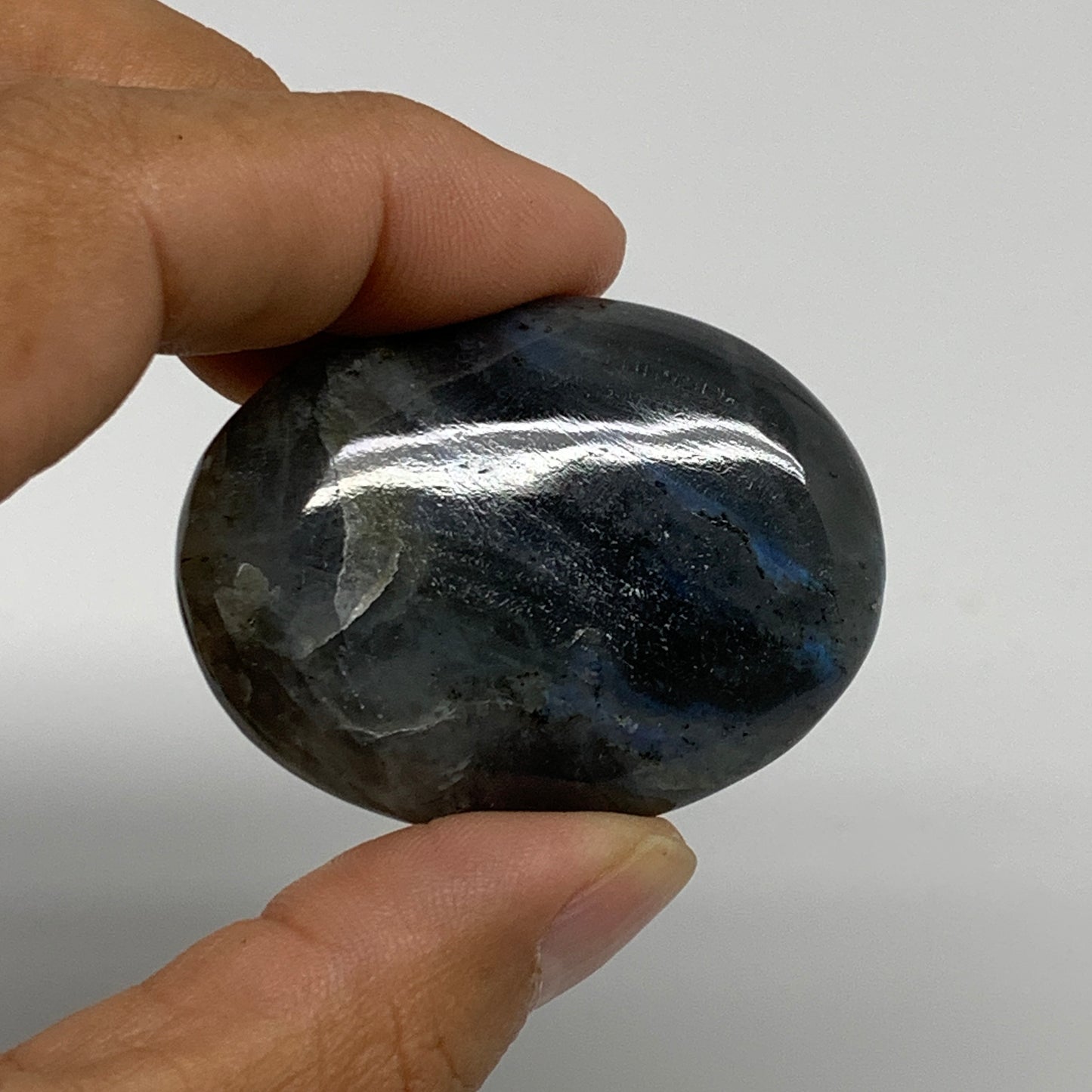 208.9g, 1.7"-2", 5pcs, Labradorite Palm-stone Tumbled Reiki, B35557