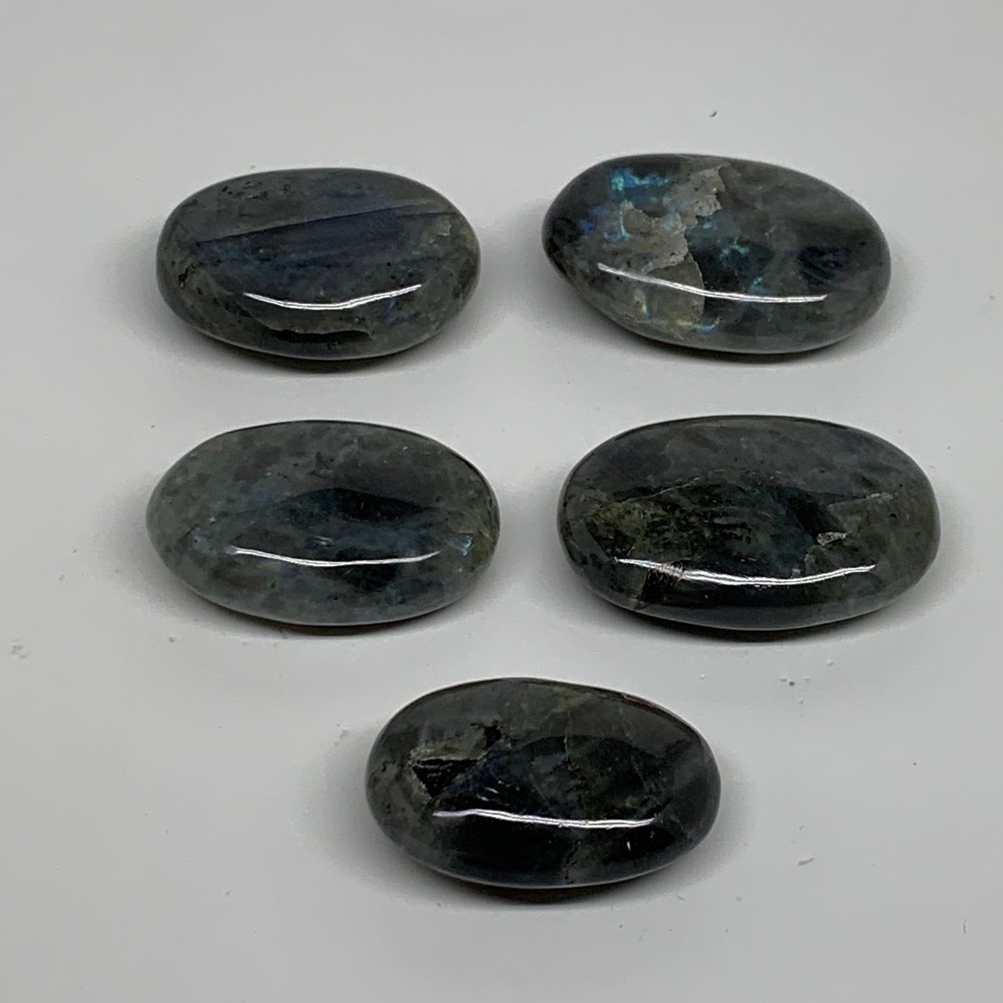 208.9g, 1.7"-2", 5pcs, Labradorite Palm-stone Tumbled Reiki, B35557
