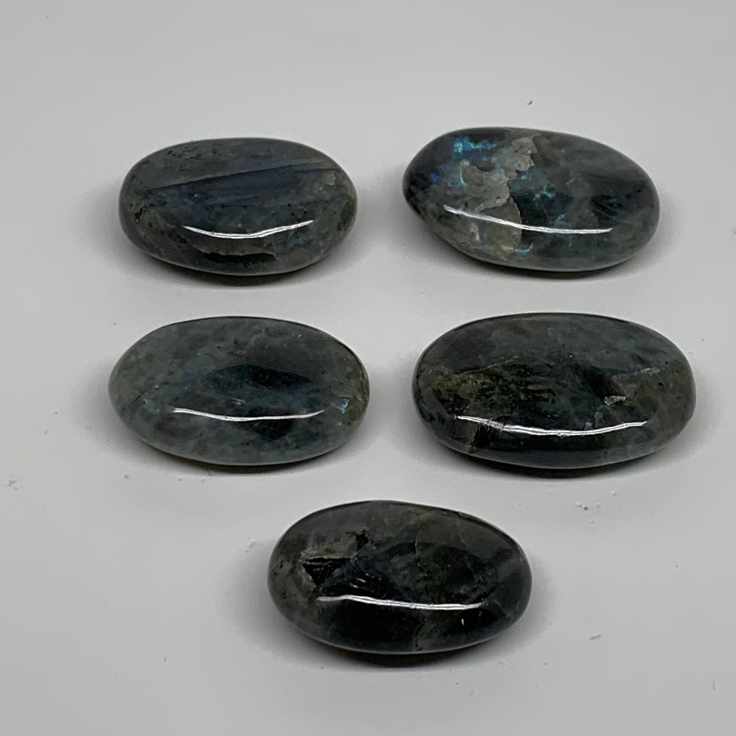 208.9g, 1.7"-2", 5pcs, Labradorite Palm-stone Tumbled Reiki, B35557