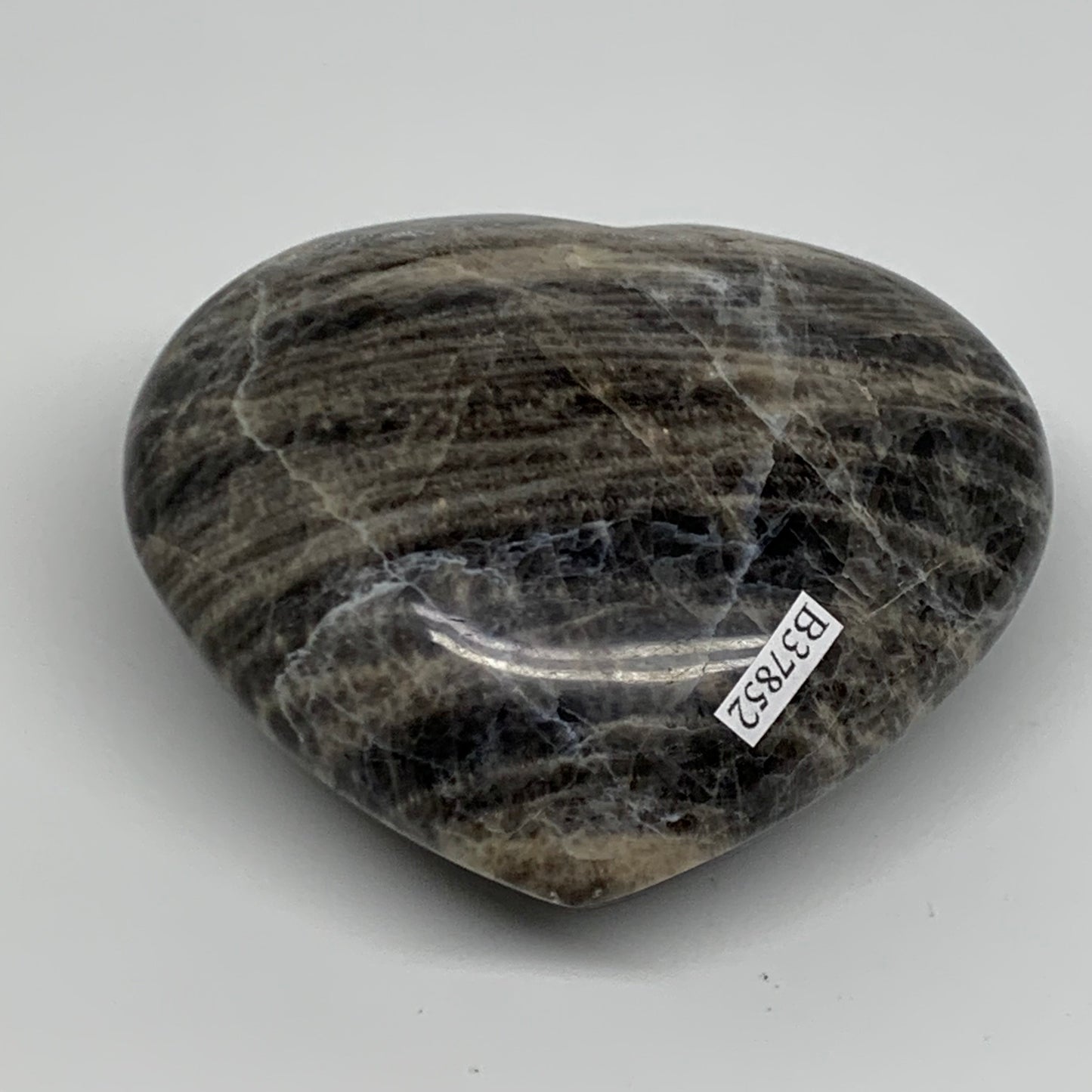 0.76 lbs, 3.2"x3.5"x1.6", Black Moonstone Heart Polished Crystal Decor, B37852