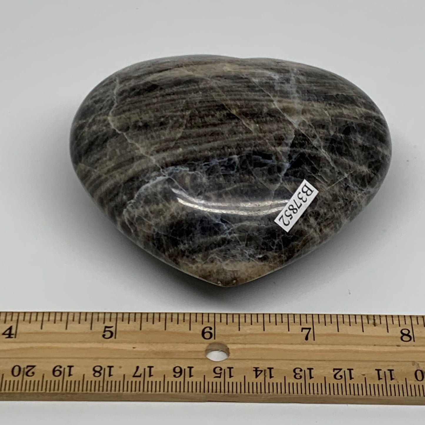 0.76 lbs, 3.2"x3.5"x1.6", Black Moonstone Heart Polished Crystal Decor, B37852