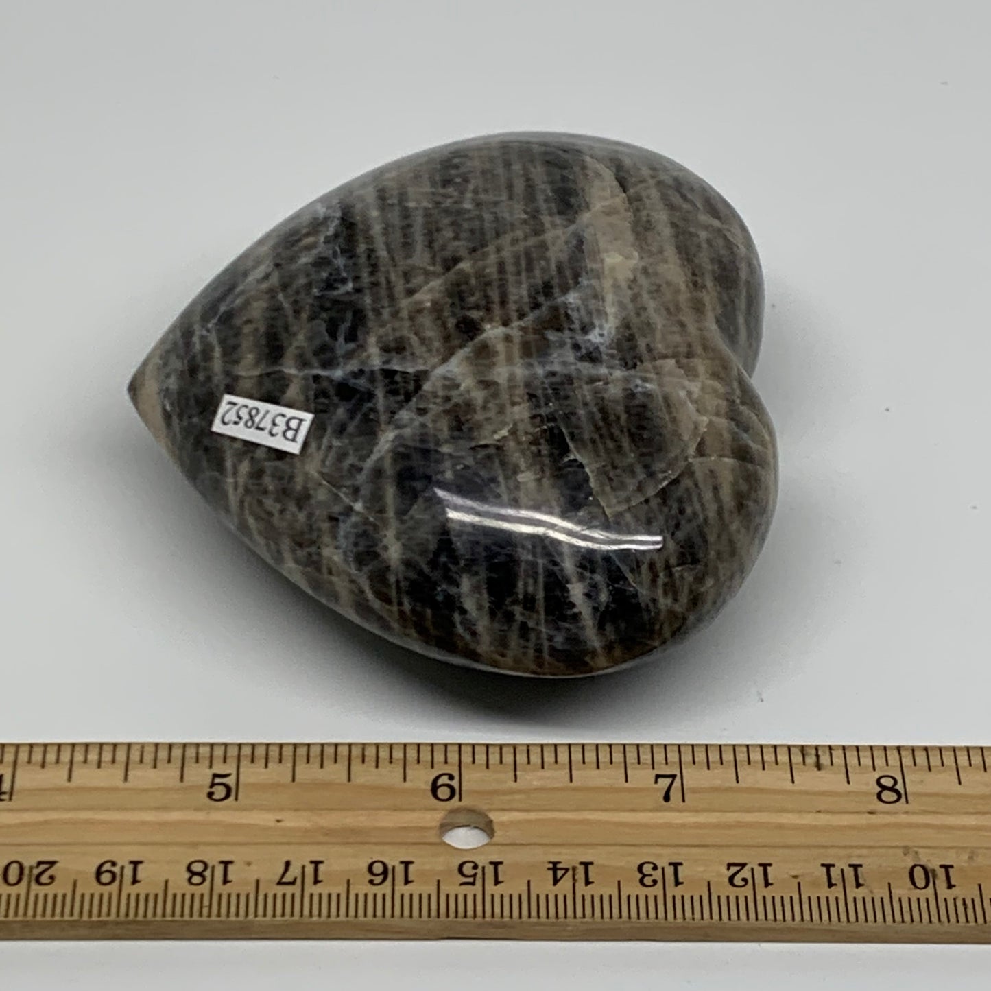 0.76 lbs, 3.2"x3.5"x1.6", Black Moonstone Heart Polished Crystal Decor, B37852
