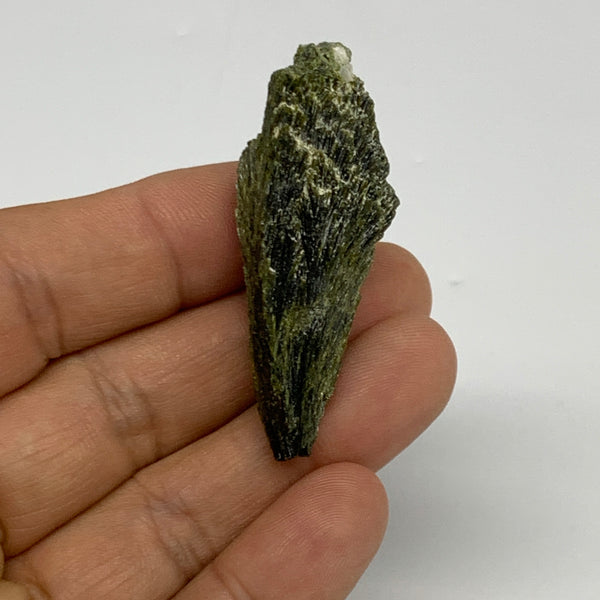 16.9g, 1.9"x0.7"x0.6",Green Epidote Custer/Leaf Mineral Specimen @Pakistan,B2755