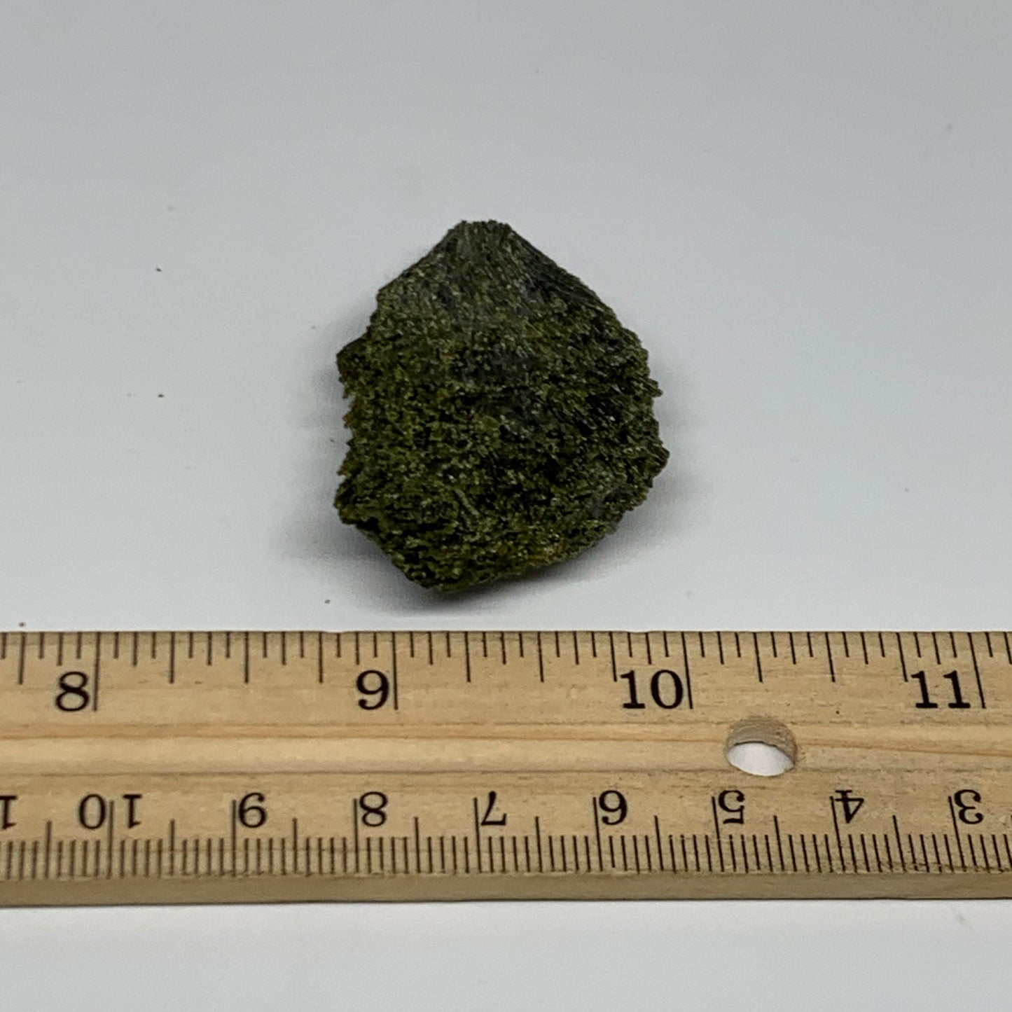 22.3g, 1.9"x1.1"x0.5",Green Epidote Custer/Leaf Mineral Specimen @Pakistan,B2755