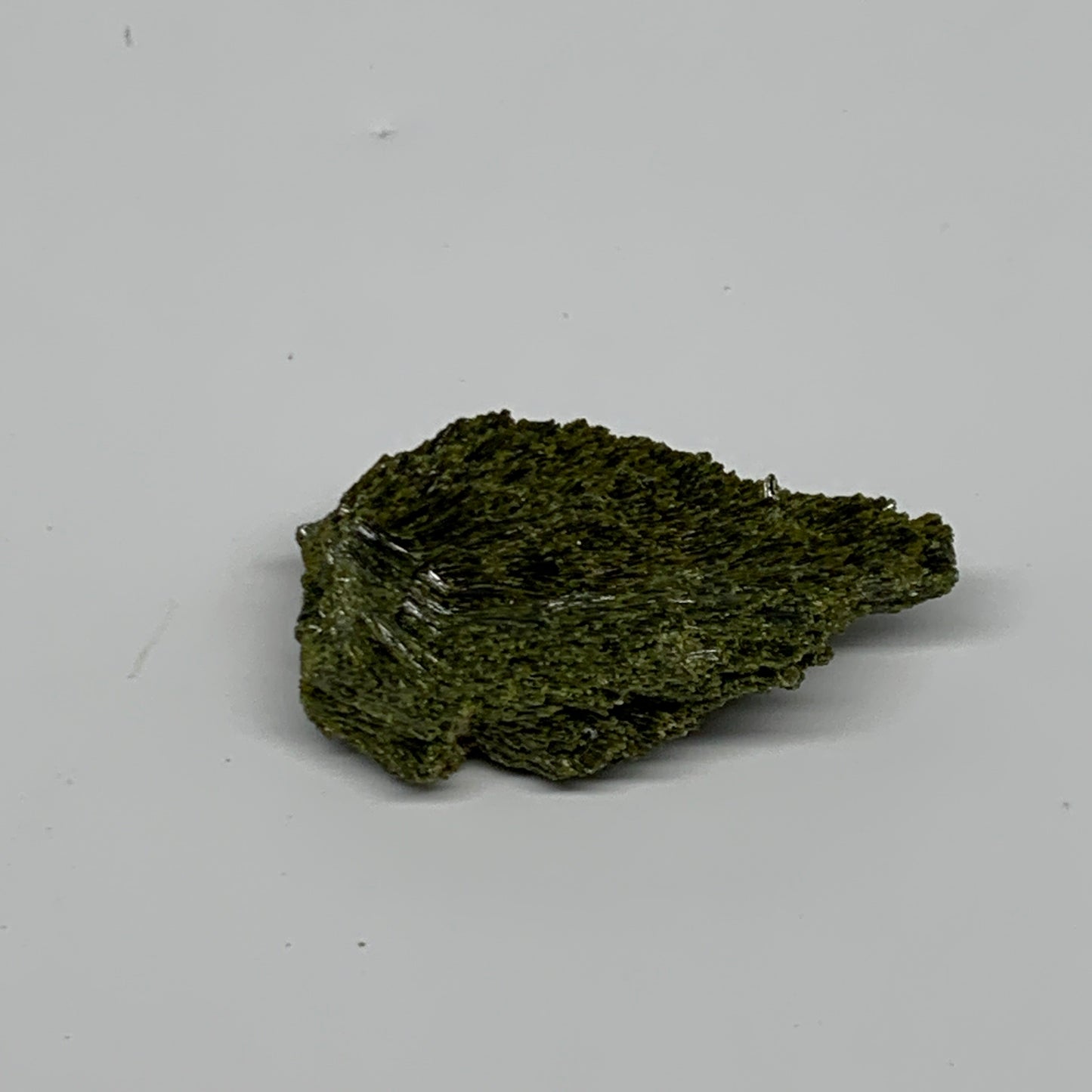 36.6g, 2.2"x1.2"x0.6",Green Epidote Custer/Leaf Mineral Specimen @Pakistan,B2755