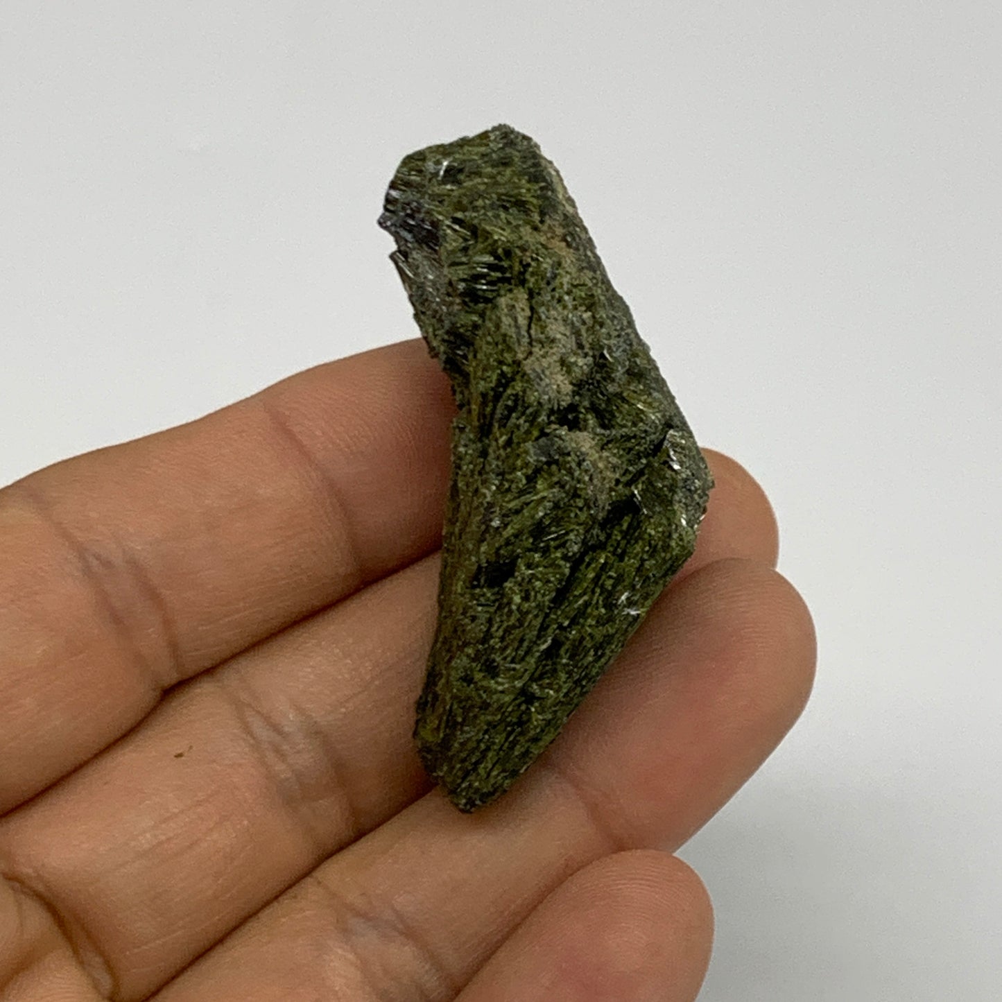 31.5g, 2"x1"x1",Green Epidote Custer/Leaf Mineral Specimen @Pakistan,B27559