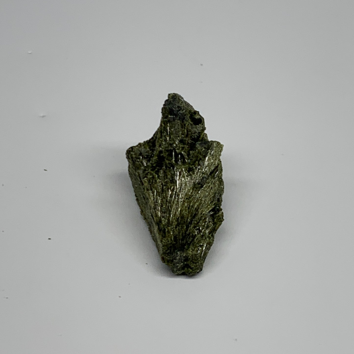 31.5g, 2"x1"x1",Green Epidote Custer/Leaf Mineral Specimen @Pakistan,B27559