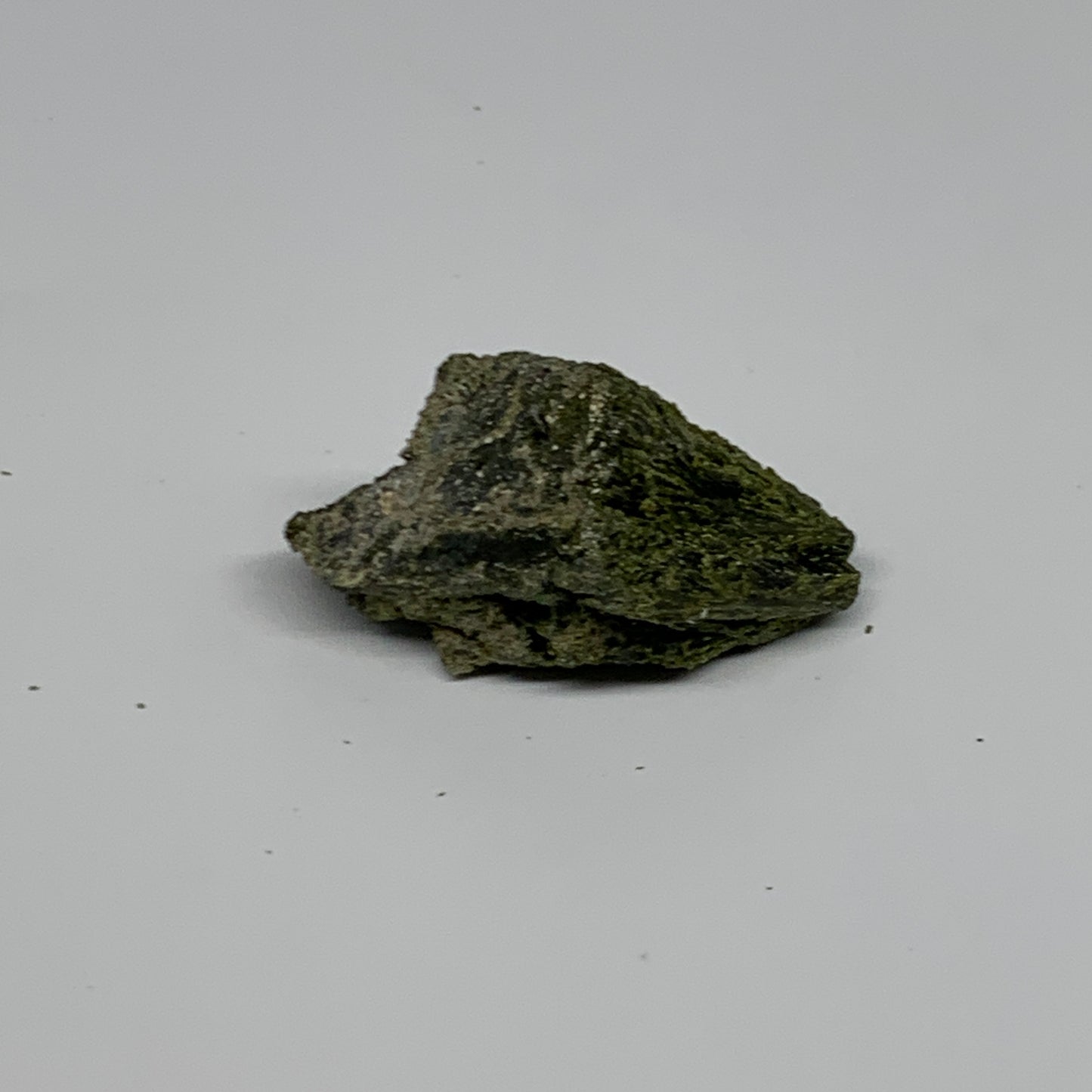 31.5g, 2"x1"x1",Green Epidote Custer/Leaf Mineral Specimen @Pakistan,B27559