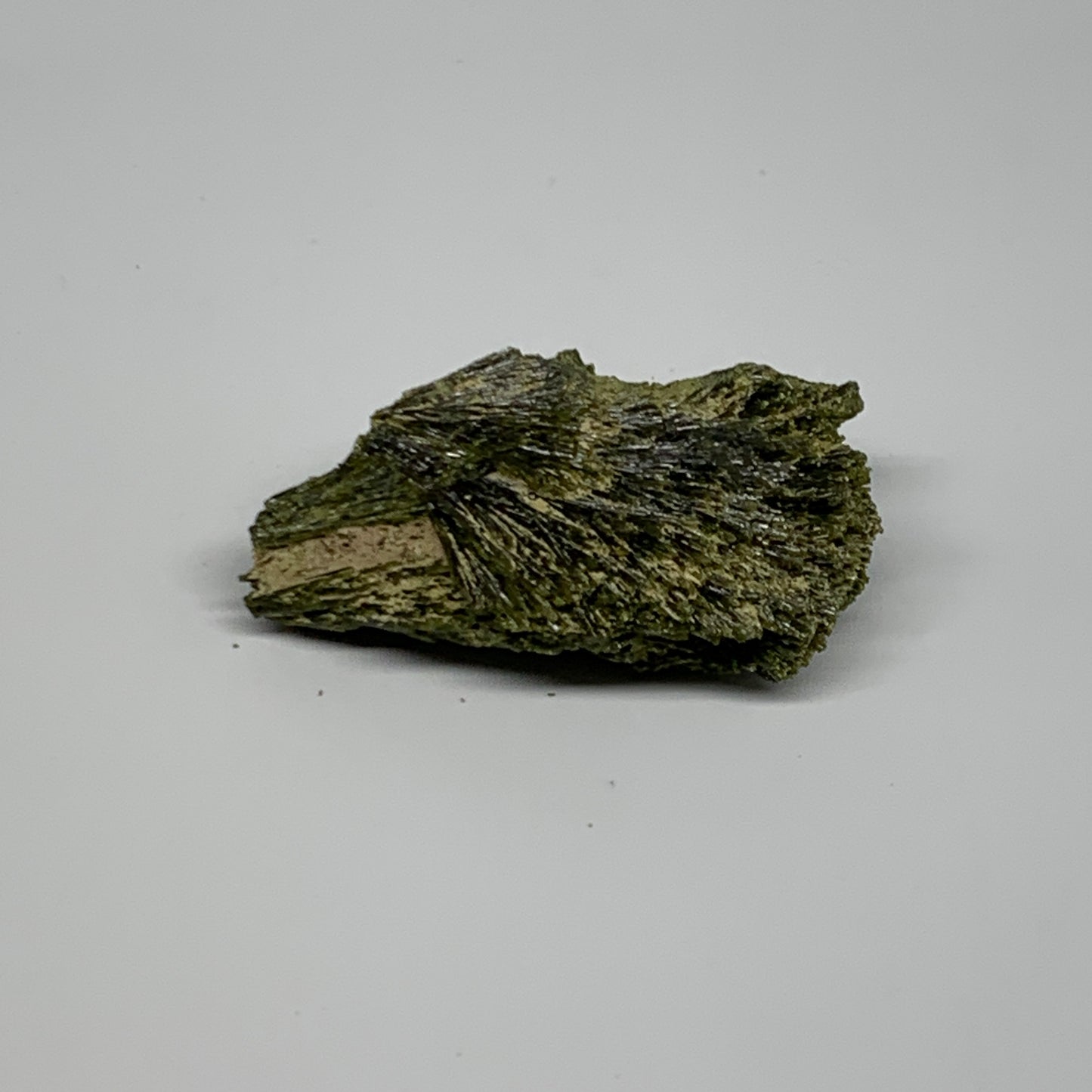 36.4g, 2"x1.4"x0.7",Green Epidote Custer/Leaf Mineral Specimen @Pakistan,B27560
