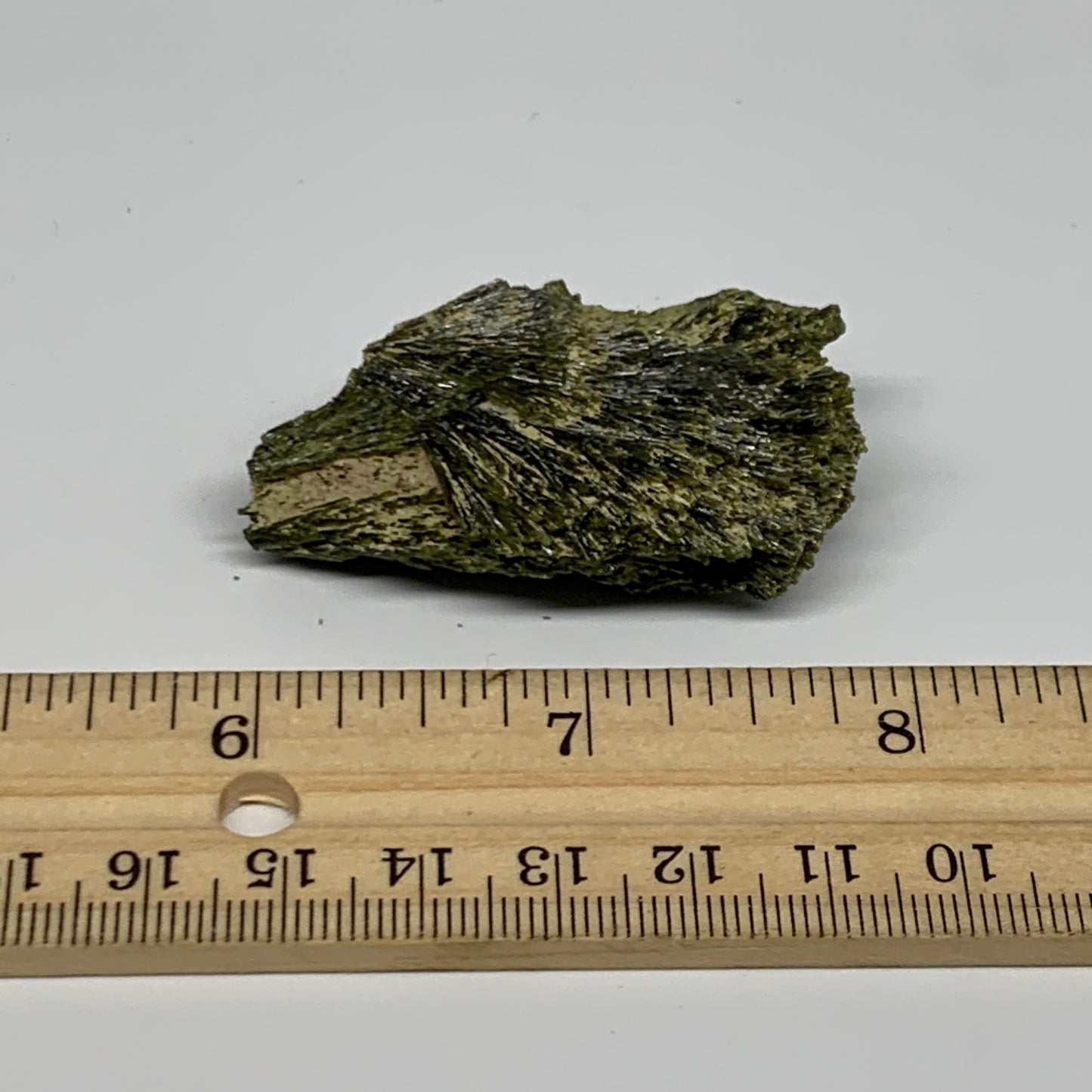 36.4g, 2"x1.4"x0.7",Green Epidote Custer/Leaf Mineral Specimen @Pakistan,B27560