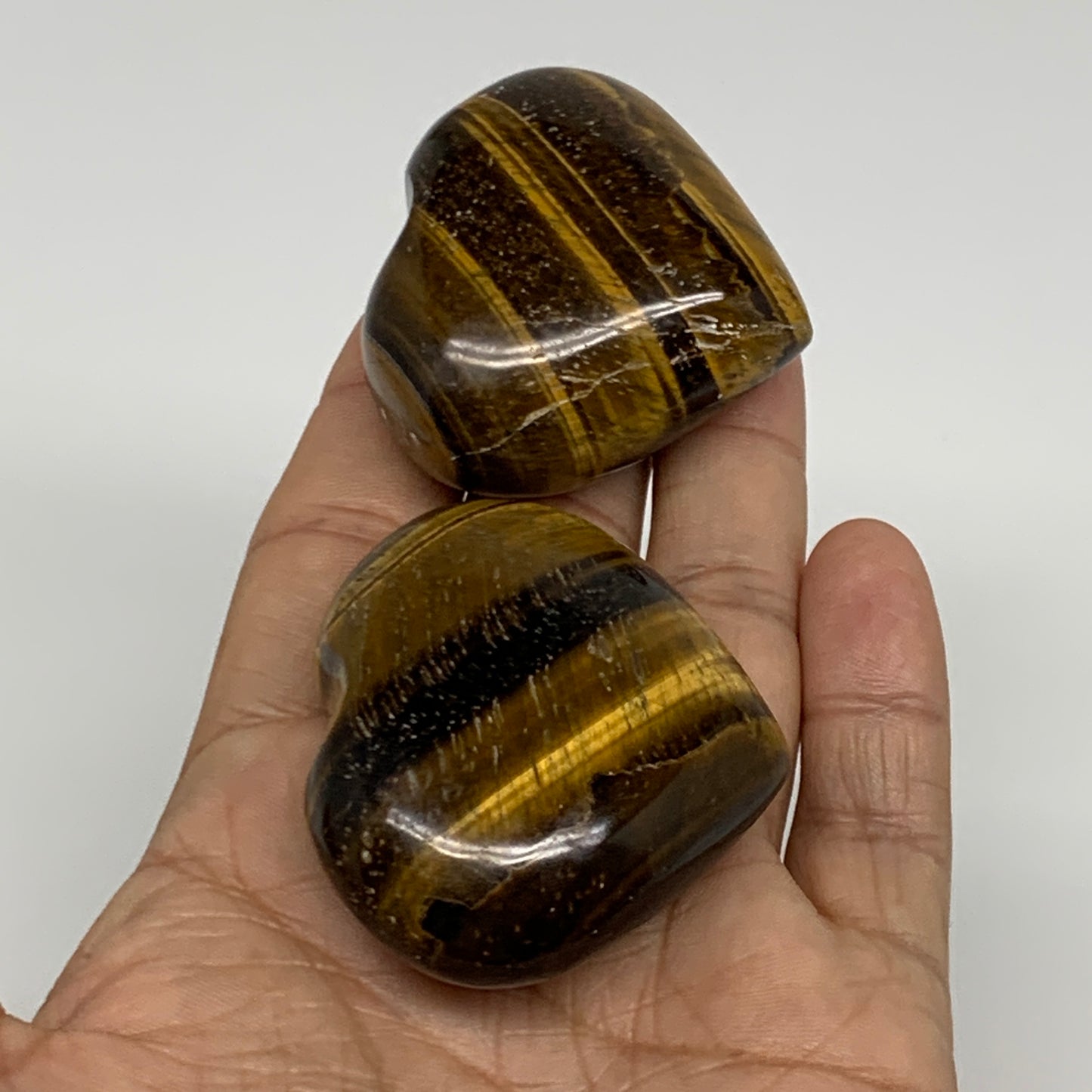 133.4g, 1.7"-1.7", 2pcs, Tiger's Eye Heart Polished Healing Crystal, B34830