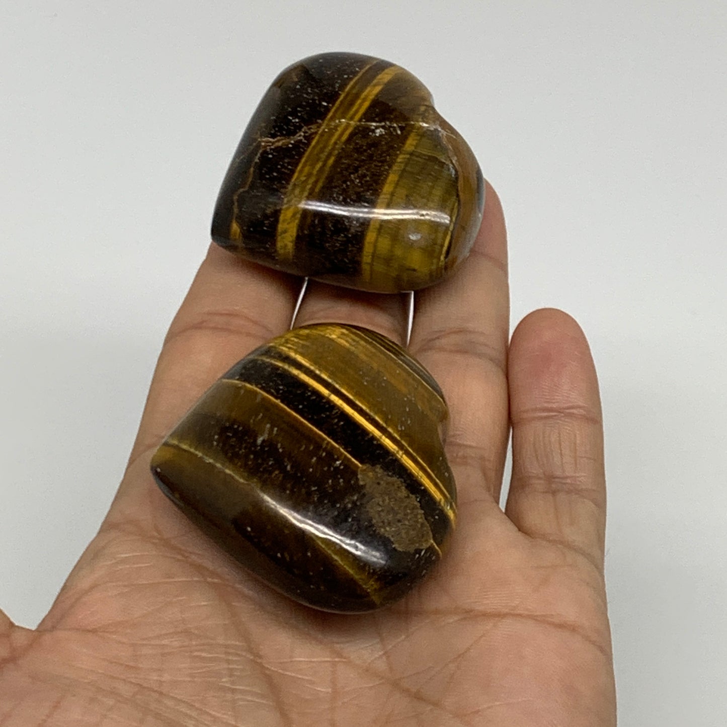 133.4g, 1.7"-1.7", 2pcs, Tiger's Eye Heart Polished Healing Crystal, B34830