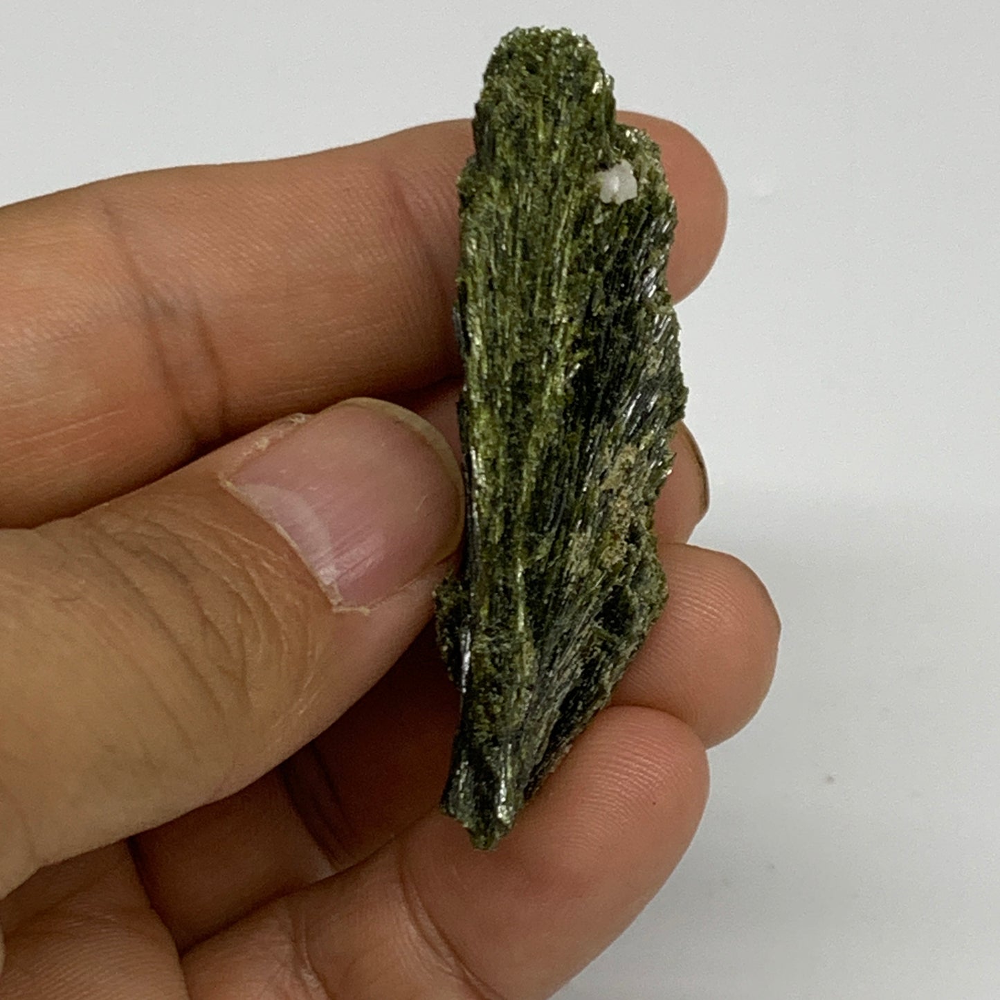18.6g, 2.1"x0.8"x0.6",Green Epidote Custer/Leaf Mineral Specimen @Pakistan,B2756