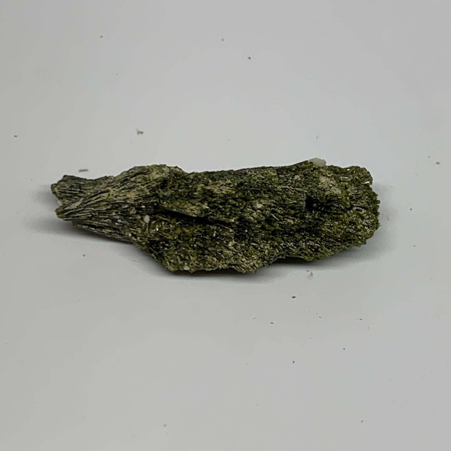 18.6g, 2.1"x0.8"x0.6",Green Epidote Custer/Leaf Mineral Specimen @Pakistan,B2756