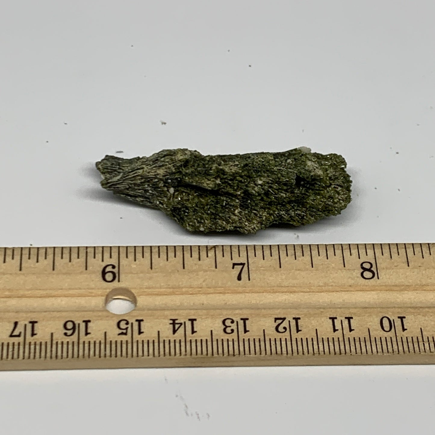 18.6g, 2.1"x0.8"x0.6",Green Epidote Custer/Leaf Mineral Specimen @Pakistan,B2756