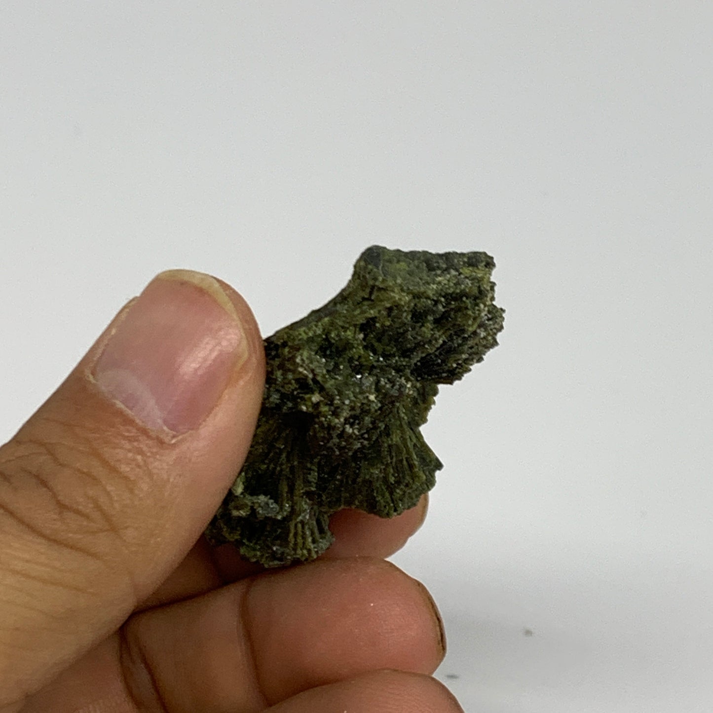 19.2g, 2.1"x1.2"x0.6",Green Epidote Custer/Leaf Mineral Specimen @Pakistan,B2756