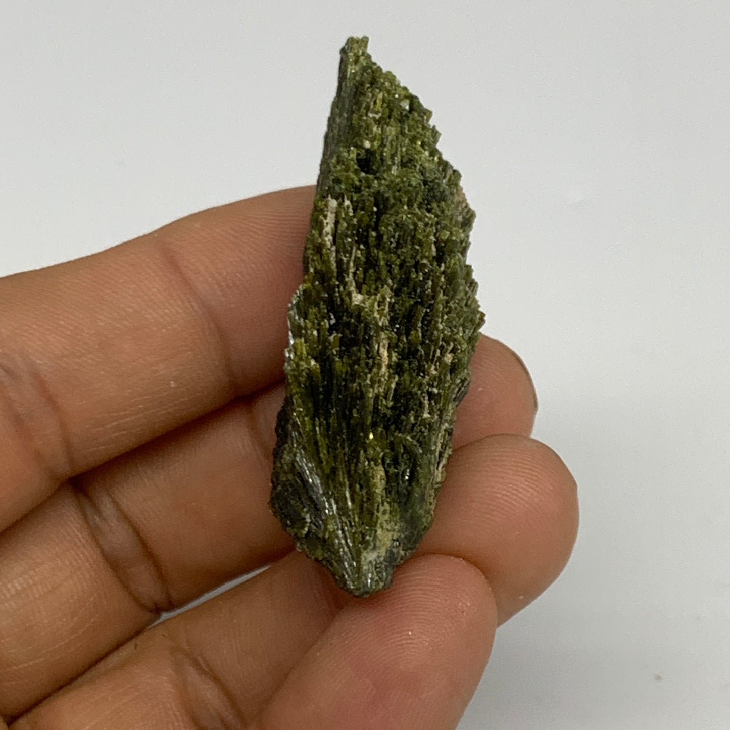 23.2g, 2"x0.8"x0.6",Green Epidote Custer/Leaf Mineral Specimen @Pakistan,B27573