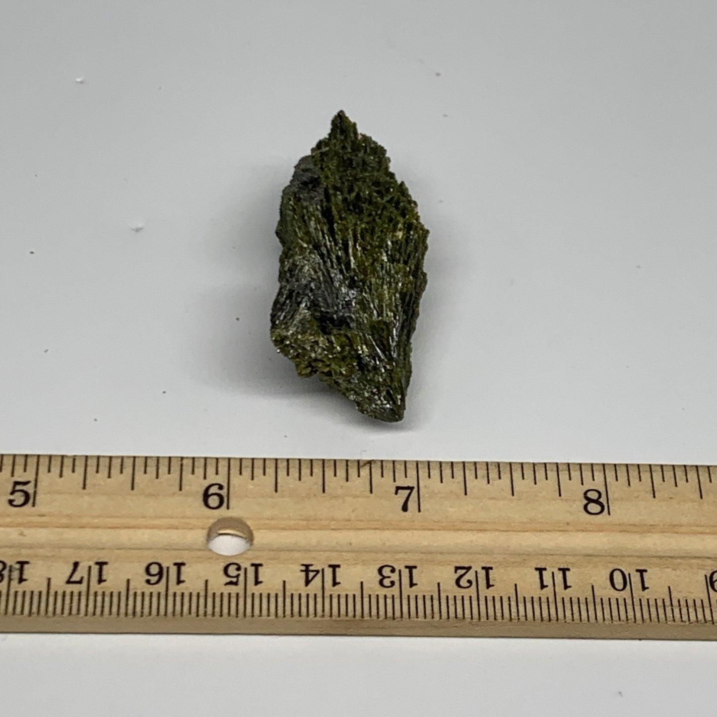 23.2g, 2"x0.8"x0.6",Green Epidote Custer/Leaf Mineral Specimen @Pakistan,B27573