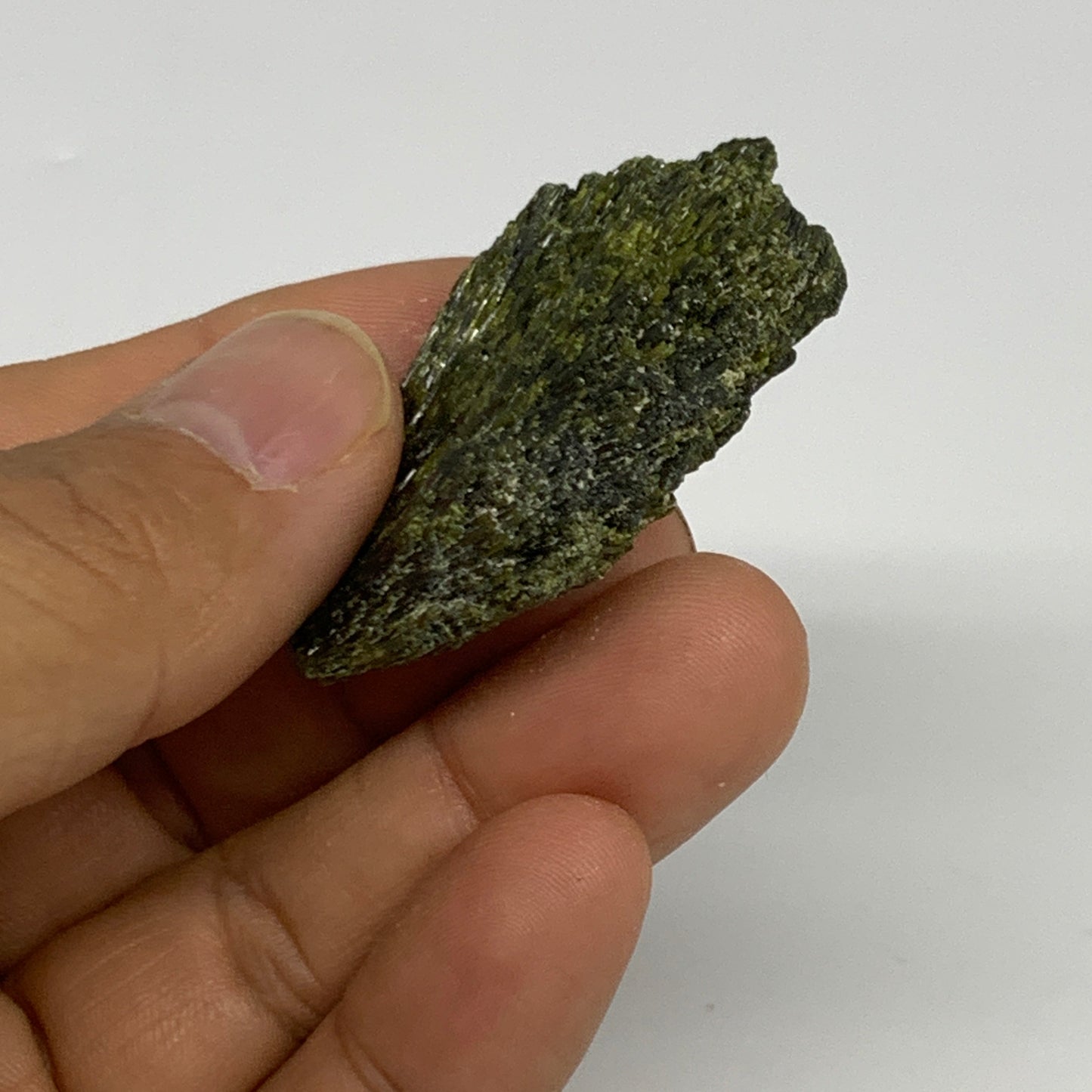 20.3g, 1.7"x1.2"x0.4",Green Epidote Custer/Leaf Mineral Specimen @Pakistan,B2757