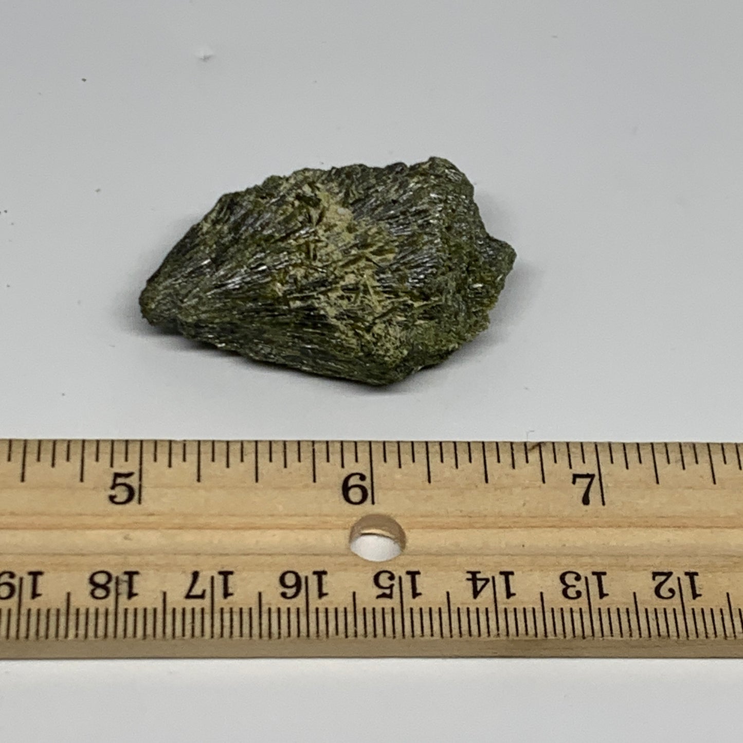 20.3g, 1.7"x1.2"x0.4",Green Epidote Custer/Leaf Mineral Specimen @Pakistan,B2757