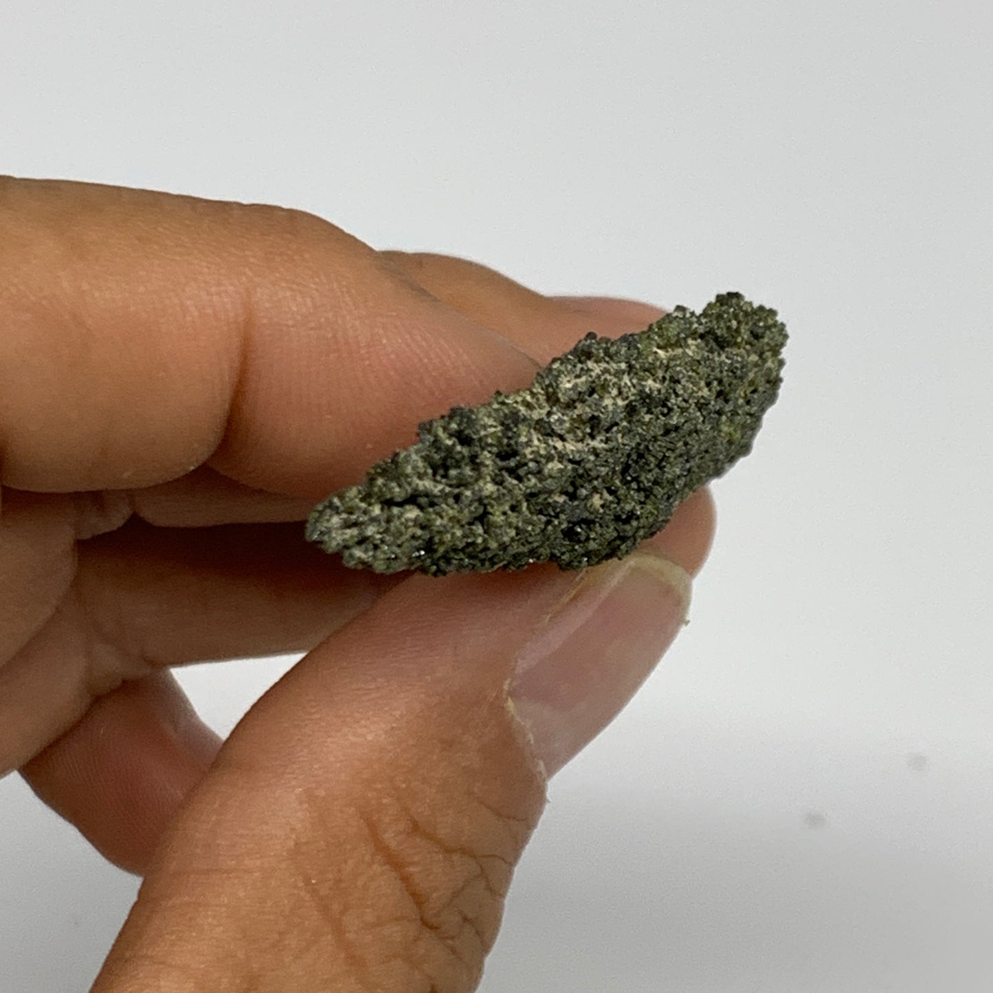 10.8g, 2"x0.7"x0.3",Green Epidote Custer/Leaf Mineral Specimen @Pakistan,B27580