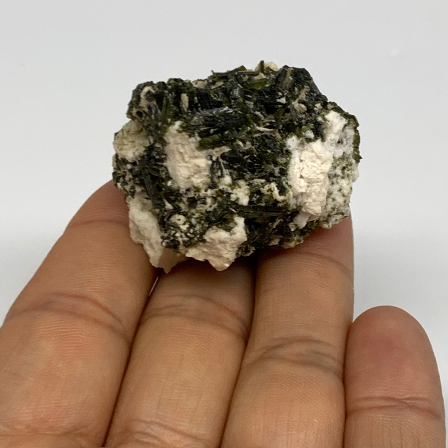 35.2g,1.2"x1.2"x1.1",Green Epidote Custer/Leaf Mineral Specimen @Pakistan,B27581