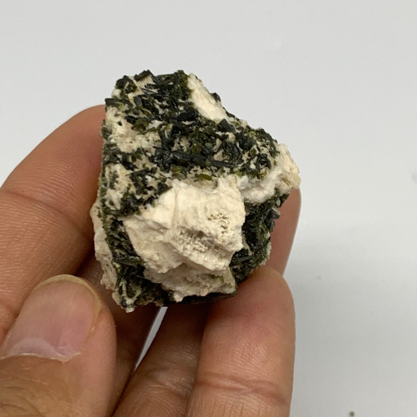 35.2g,1.2"x1.2"x1.1",Green Epidote Custer/Leaf Mineral Specimen @Pakistan,B27581