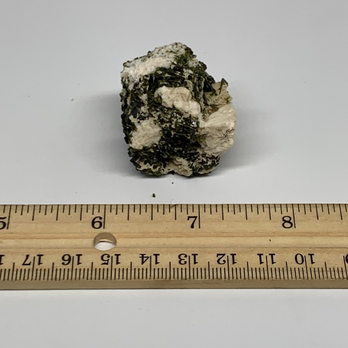 35.2g,1.2"x1.2"x1.1",Green Epidote Custer/Leaf Mineral Specimen @Pakistan,B27581