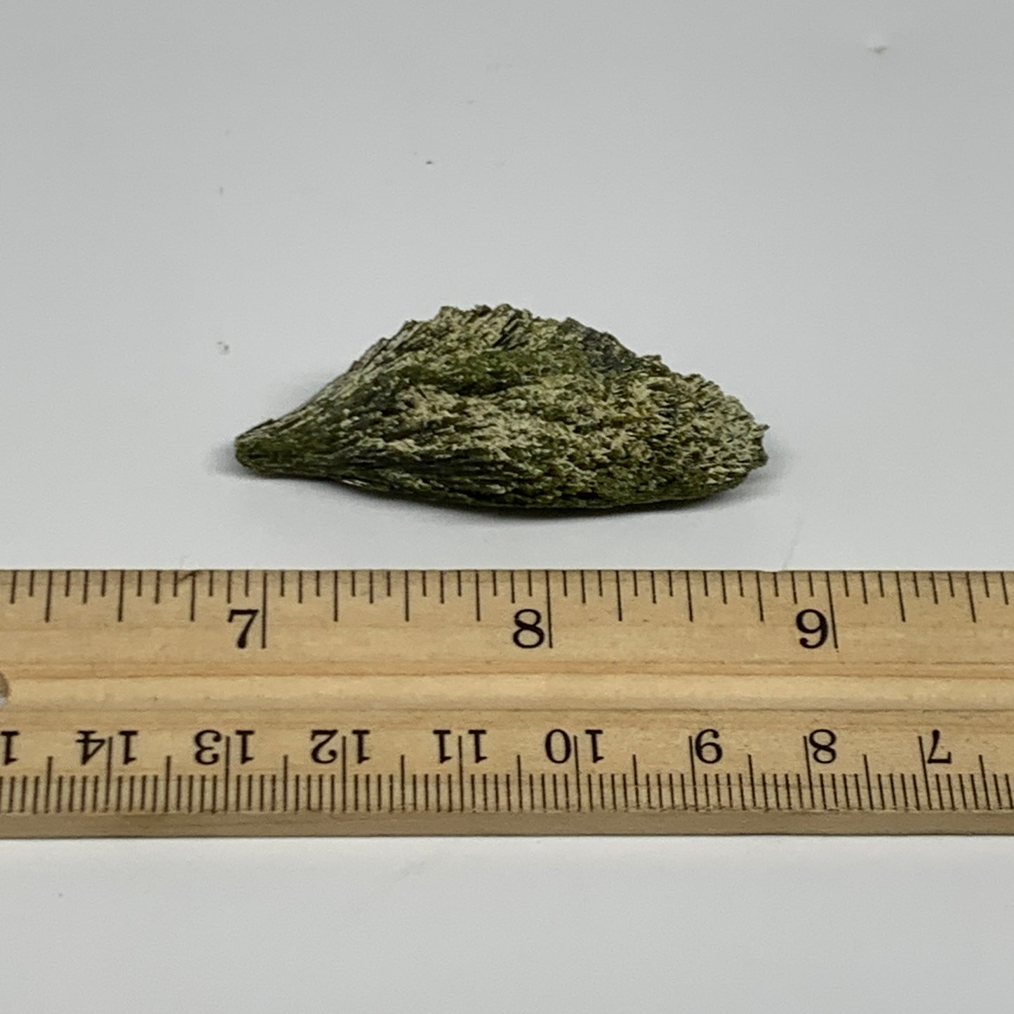 14.9g,1.9"x0.7"x0.7",Green Epidote Custer/Leaf Mineral Specimen @Pakistan,B27587