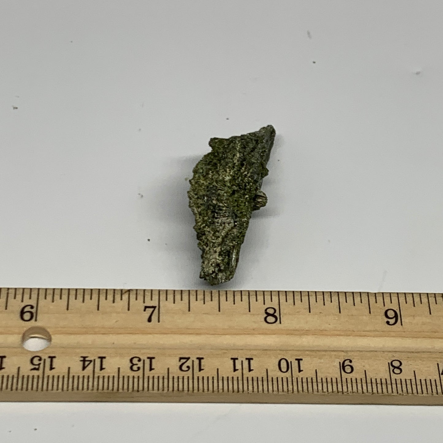14.9g,1.9"x0.7"x0.7",Green Epidote Custer/Leaf Mineral Specimen @Pakistan,B27587