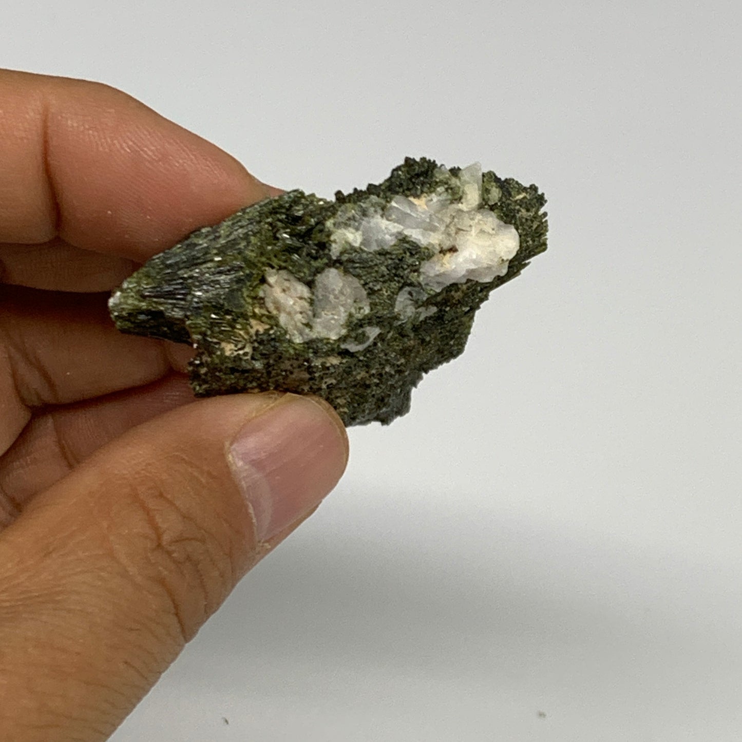 41.2g,2.6"x1.8"x0.5",Green Epidote Custer/Leaf Mineral Specimen @Pakistan,B27589