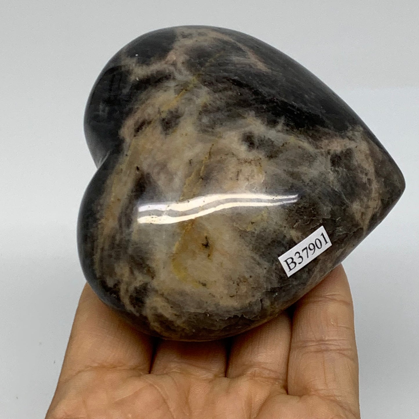 0.71 lbs, 3.1"x3.4"x1.6", Black Moonstone Heart Polished Crystal Decor, B37901