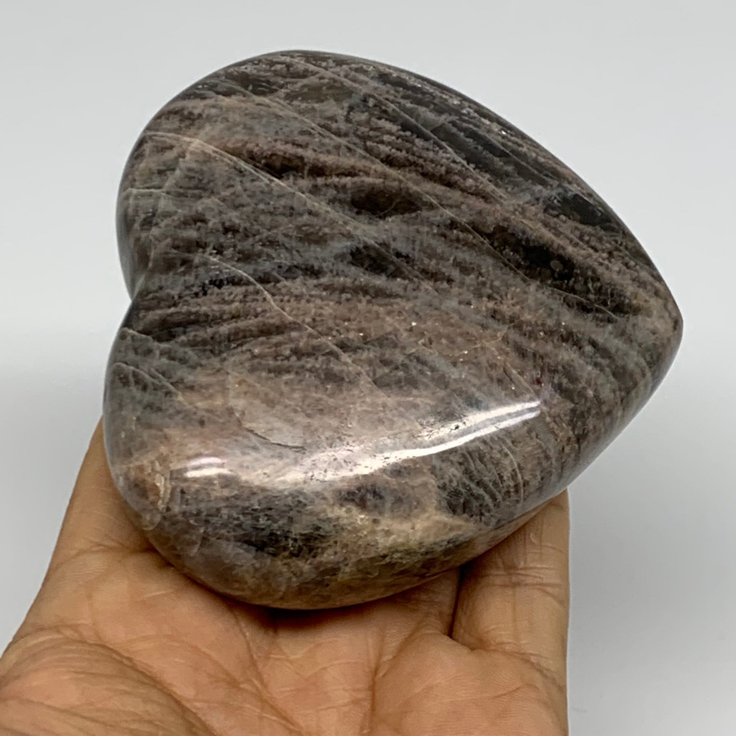 0.72 lbs, 3.2"x3.5"x1.2", Black Moonstone Heart Polished Crystal Decor, B37902