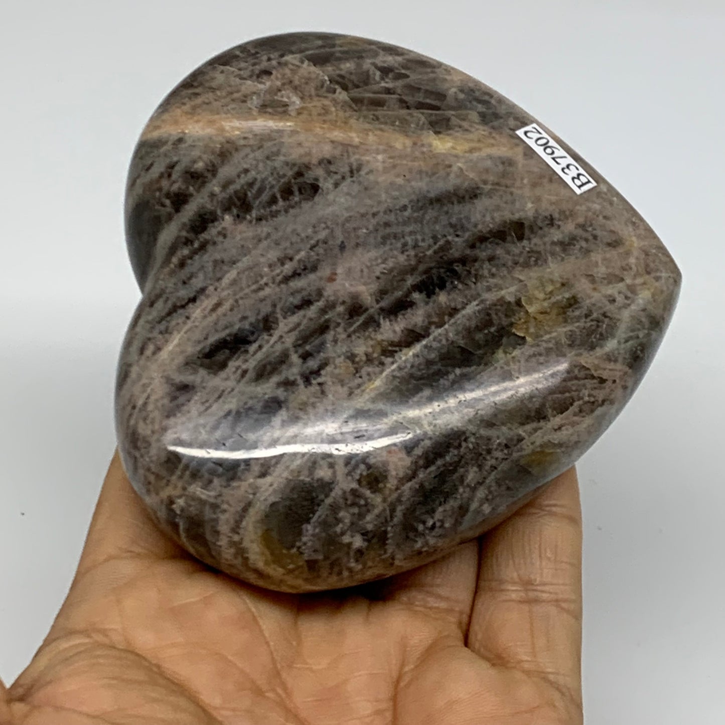0.72 lbs, 3.2"x3.5"x1.2", Black Moonstone Heart Polished Crystal Decor, B37902