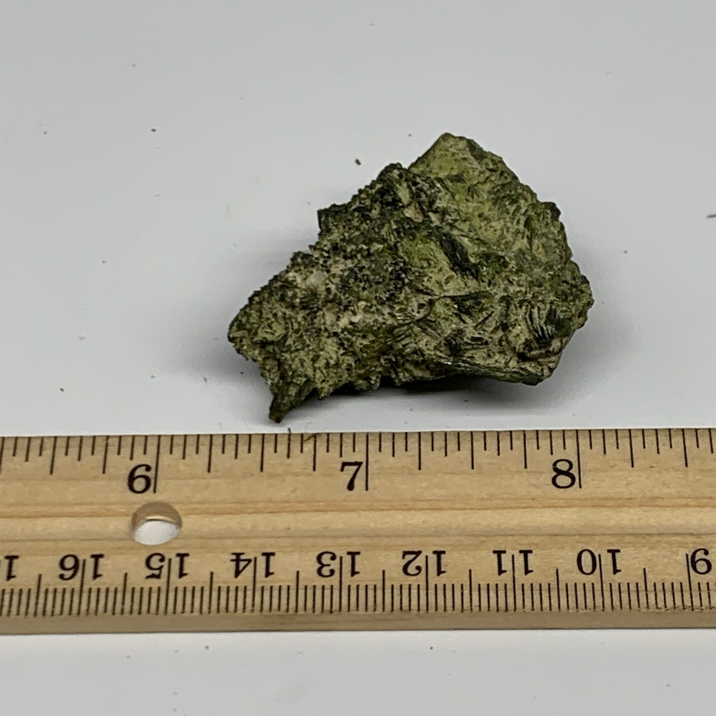 35.3g,1.4"x1.5"x0.8",Green Epidote Custer/Leaf Mineral Specimen @Pakistan,B27596