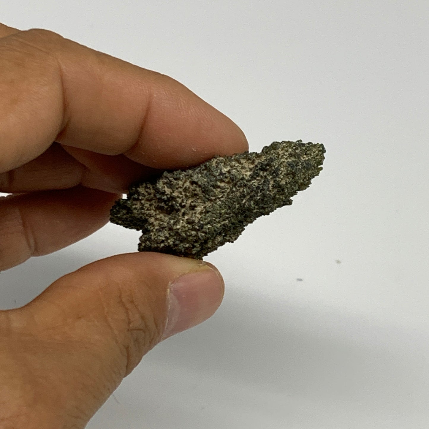 36.8g,2.6"x1.3"x0.7",Green Epidote Custer/Leaf Mineral Specimen @Pakistan,B27598