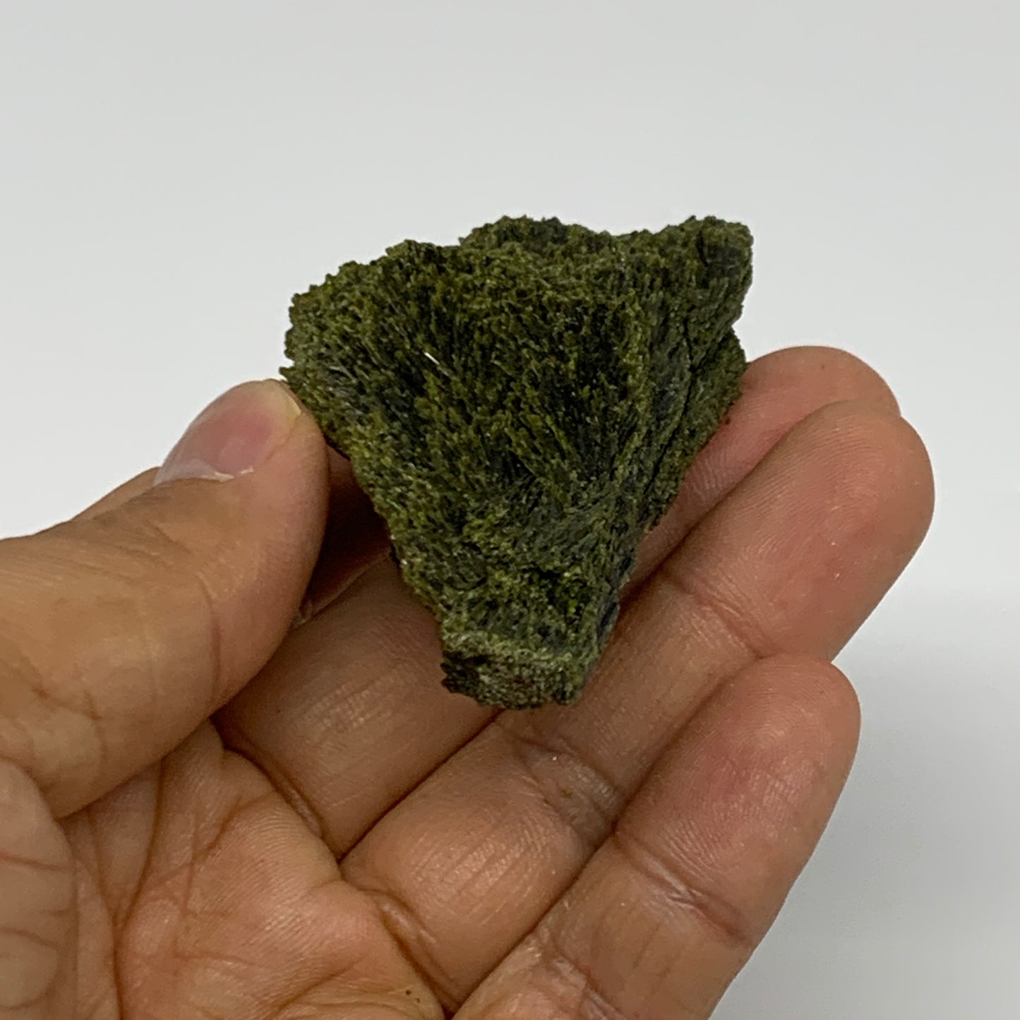 55.6g,2.7"x1.5"x0.8",Green Epidote Custer/Leaf Mineral Specimen @Pakistan,B27602