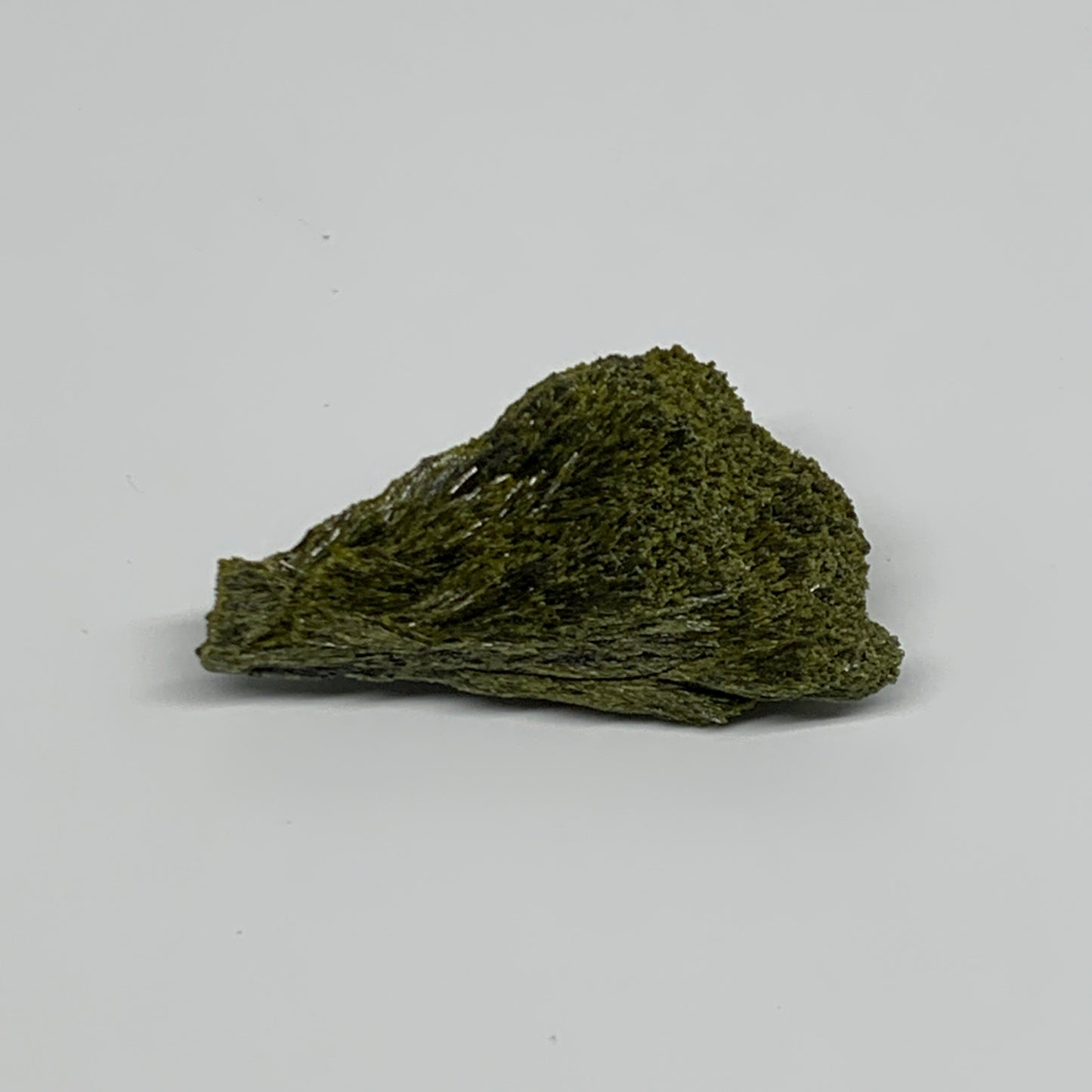 55.6g,2.7"x1.5"x0.8",Green Epidote Custer/Leaf Mineral Specimen @Pakistan,B27602