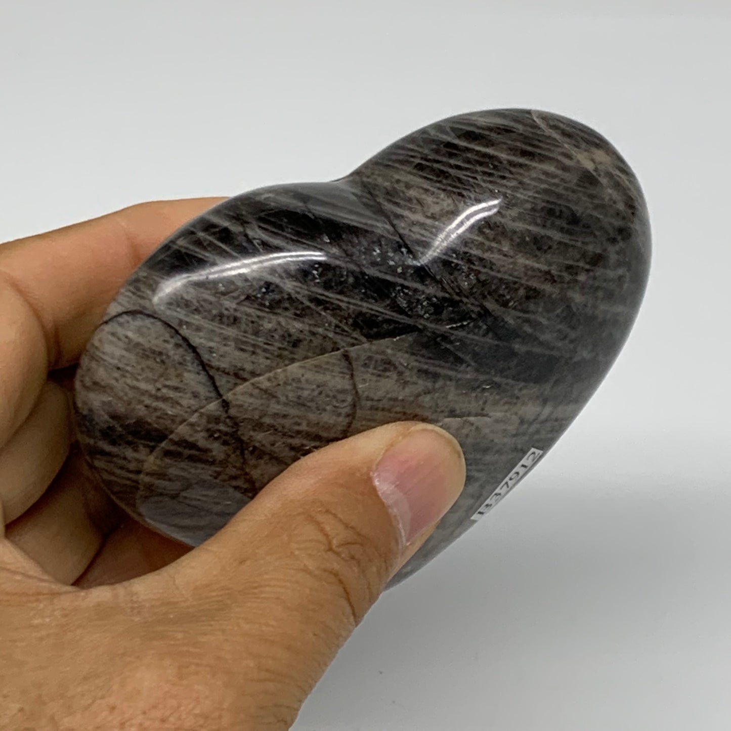 0.58 lbs, 3"x3.6"x1.3", Black Moonstone Heart Polished Crystal Decor, B37912