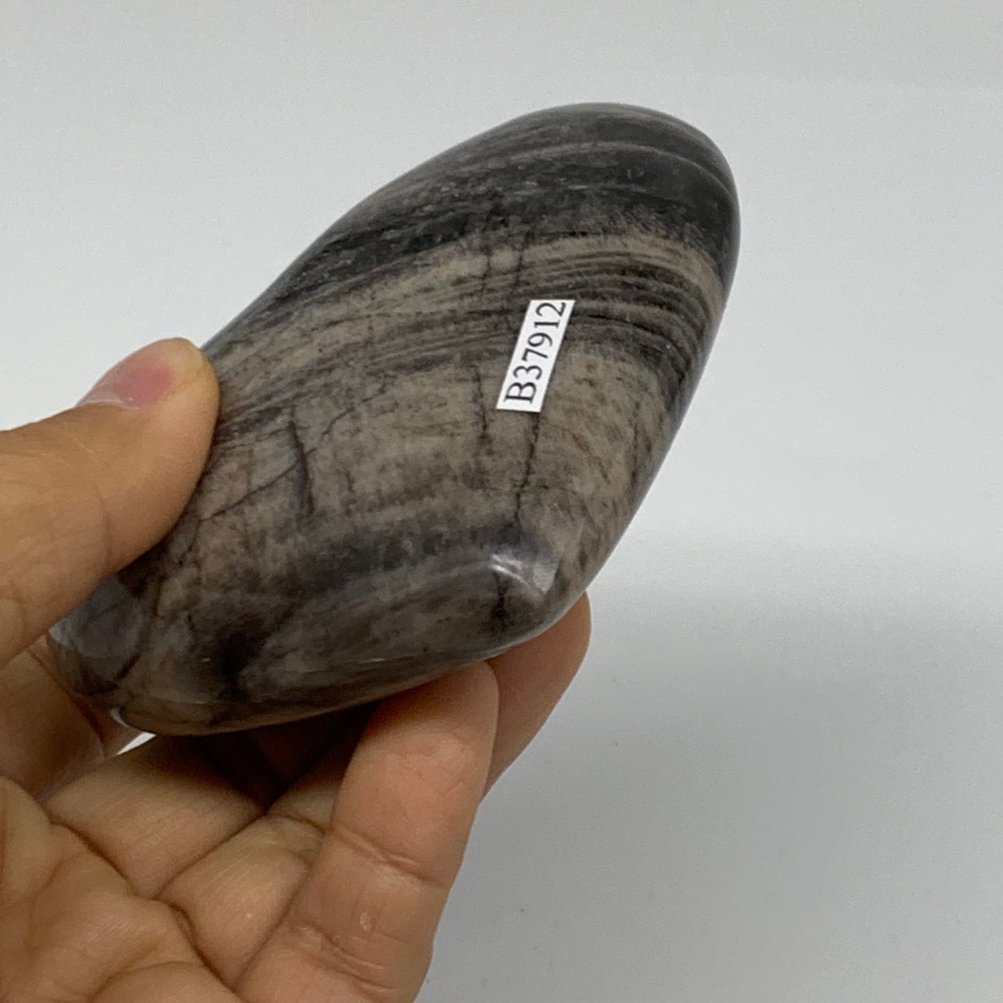 0.58 lbs, 3"x3.6"x1.3", Black Moonstone Heart Polished Crystal Decor, B37912