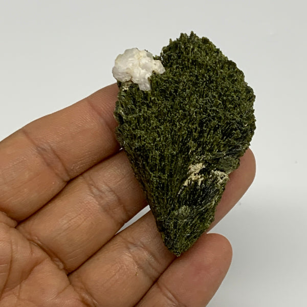 33.7g,2.3"x1.5"x0.4",Green Epidote Custer/Leaf Mineral Specimen @Pakistan,B27606