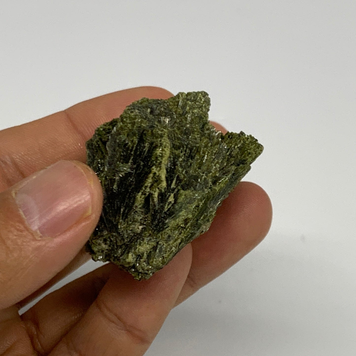 Copy of 35.4g,2.1"x2.1"x1.1",Green Epidote Custer/Leaf Mineral Specimen @Pakista
